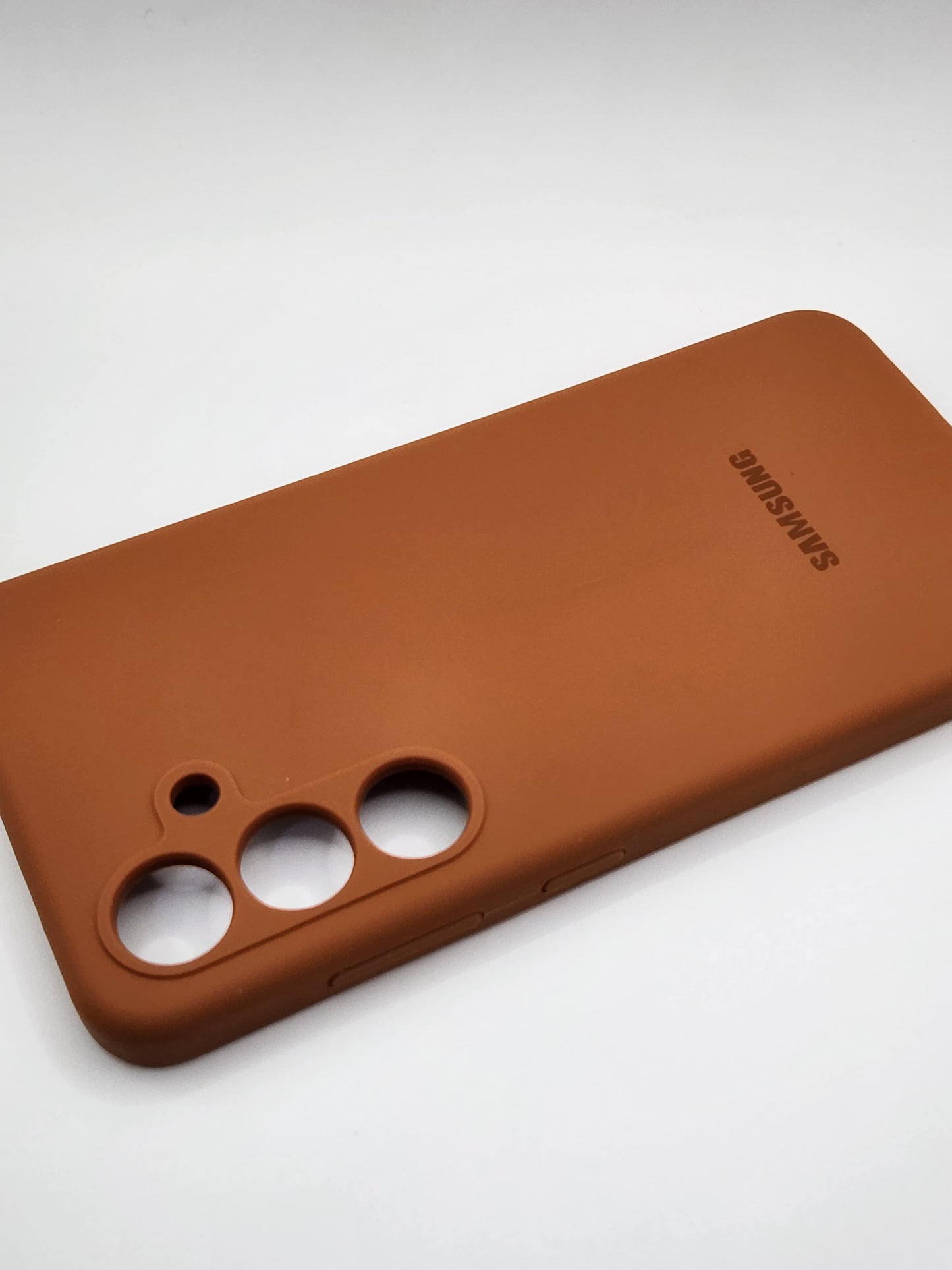 (بوشيط) سيليكون أصلي لهواتف سامسونج – حماية أنيقة ولمسة فاخرة SAMSUNG S24