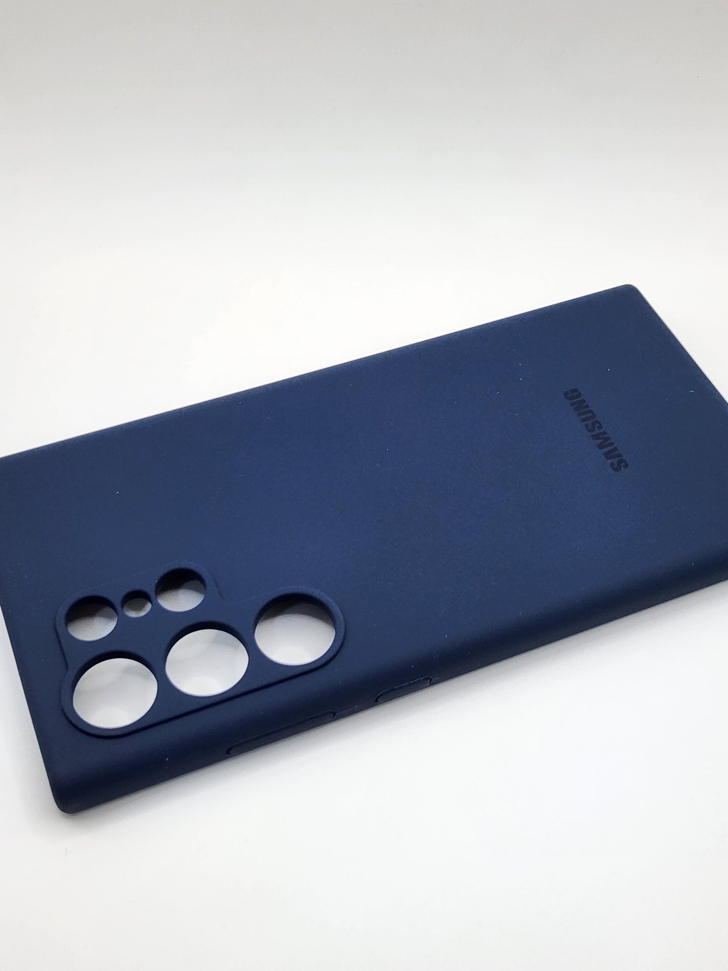 (بوشيط) سيليكون أصلي لهواتف سامسونج – حماية أنيقة ولمسة فاخرة SAMSUNG S22 ULTRA