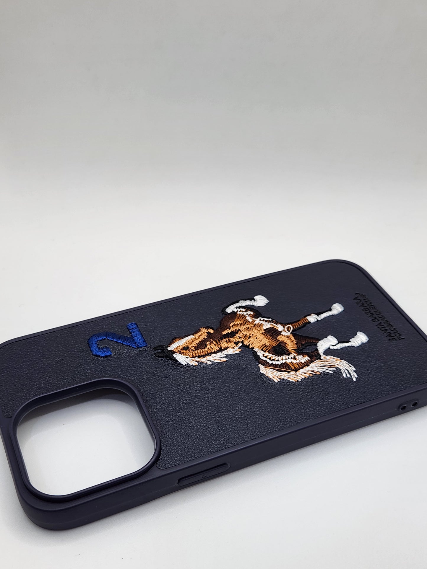 بوشيط هاتف فاخر بتصميم أنيق وتطريز حصان مميز 🐎(15 PRO MAX)