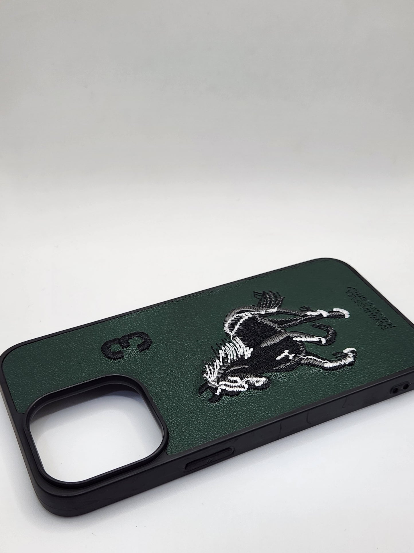 بوشيط هاتف فاخر بتصميم أنيق وتطريز حصان مميز 🐎(14 PRO MAX)