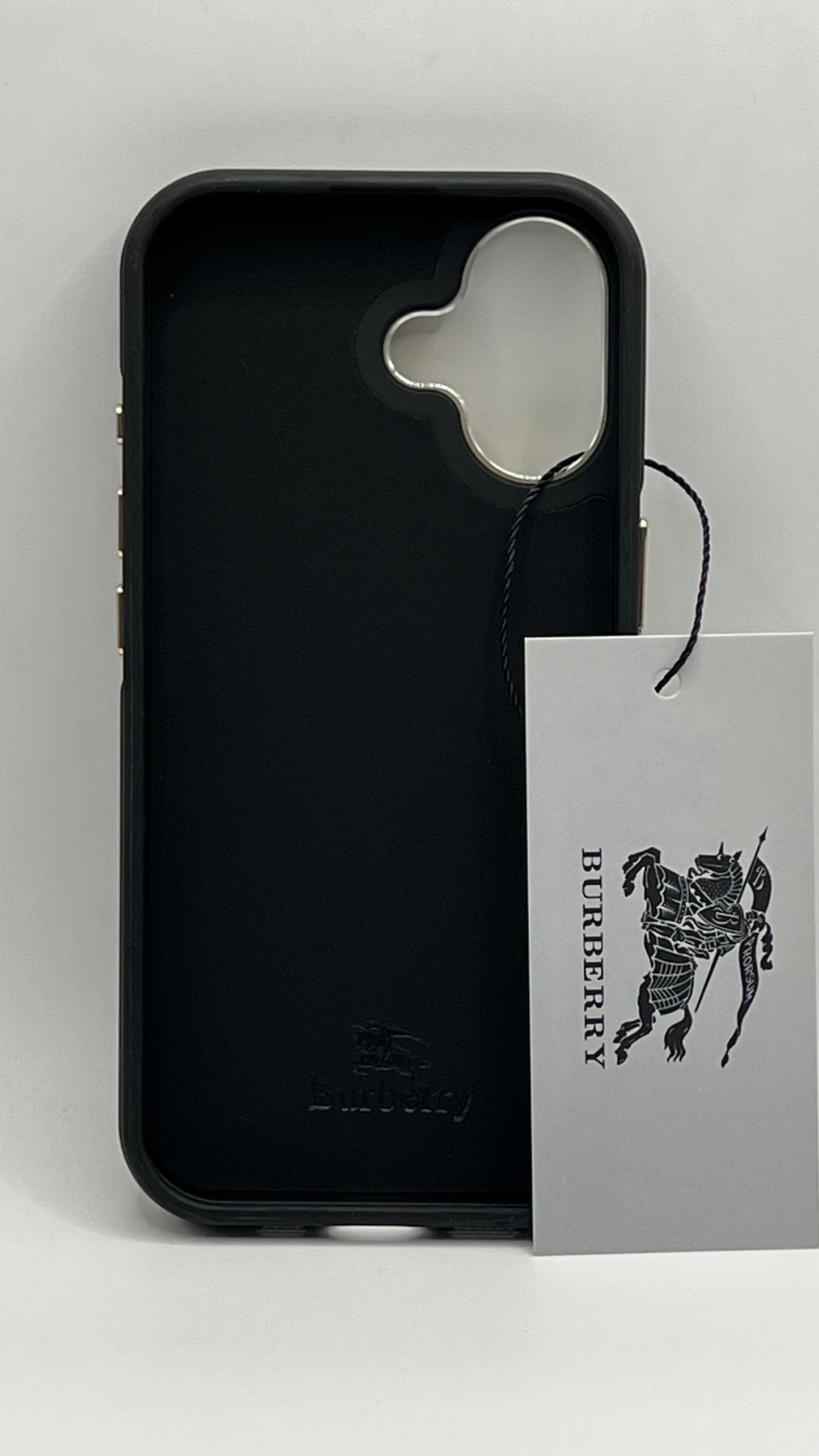 بوشيط فاخر بتصميم أنيق وإطار معدني عصري(IPHONE 17 NORMAL)