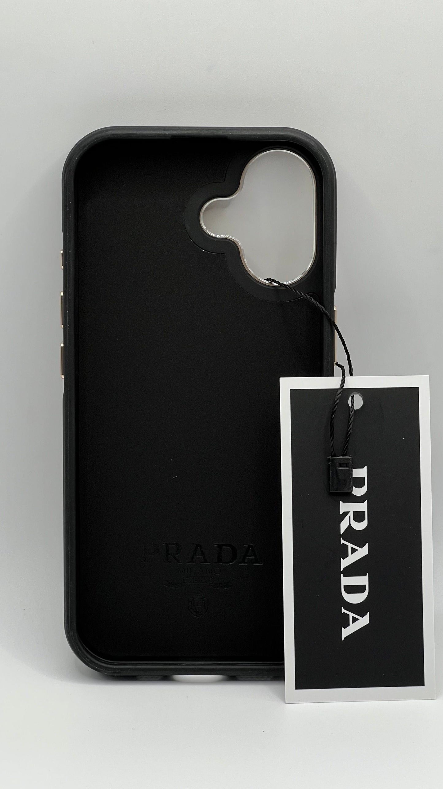 بوشيط فاخر بتصميم أنيق وإطار معدني عصري(IPHONE 17 NORMAL)