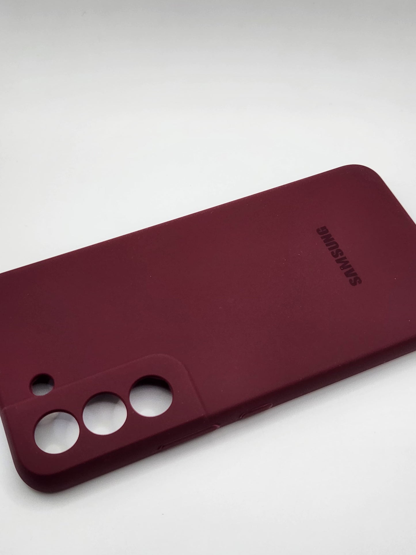 (بوشيط) سيليكون أصلي لهواتف سامسونج – حماية أنيقة ولمسة فاخرة SAMSUNG S22