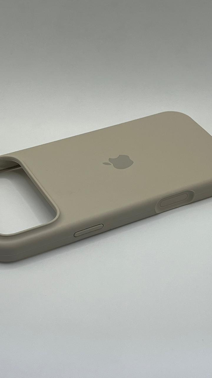 بوشيط سيليكون حماية أنيقة ولمسة ناعمة(IPHONE 17 PRO MAX)