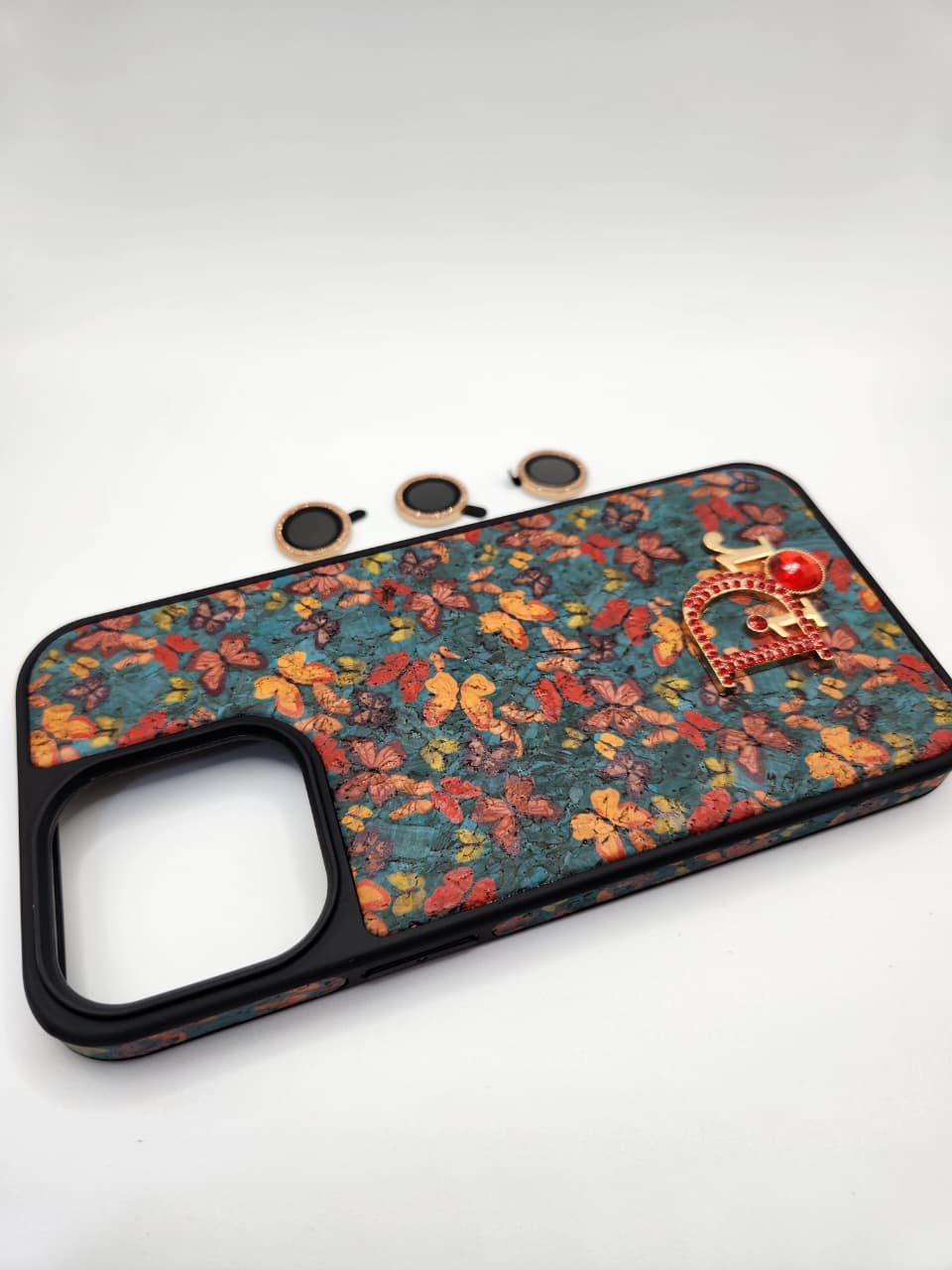 Coque Luxe Fleurie & Papillons – Compatible iPhone 14 pro max