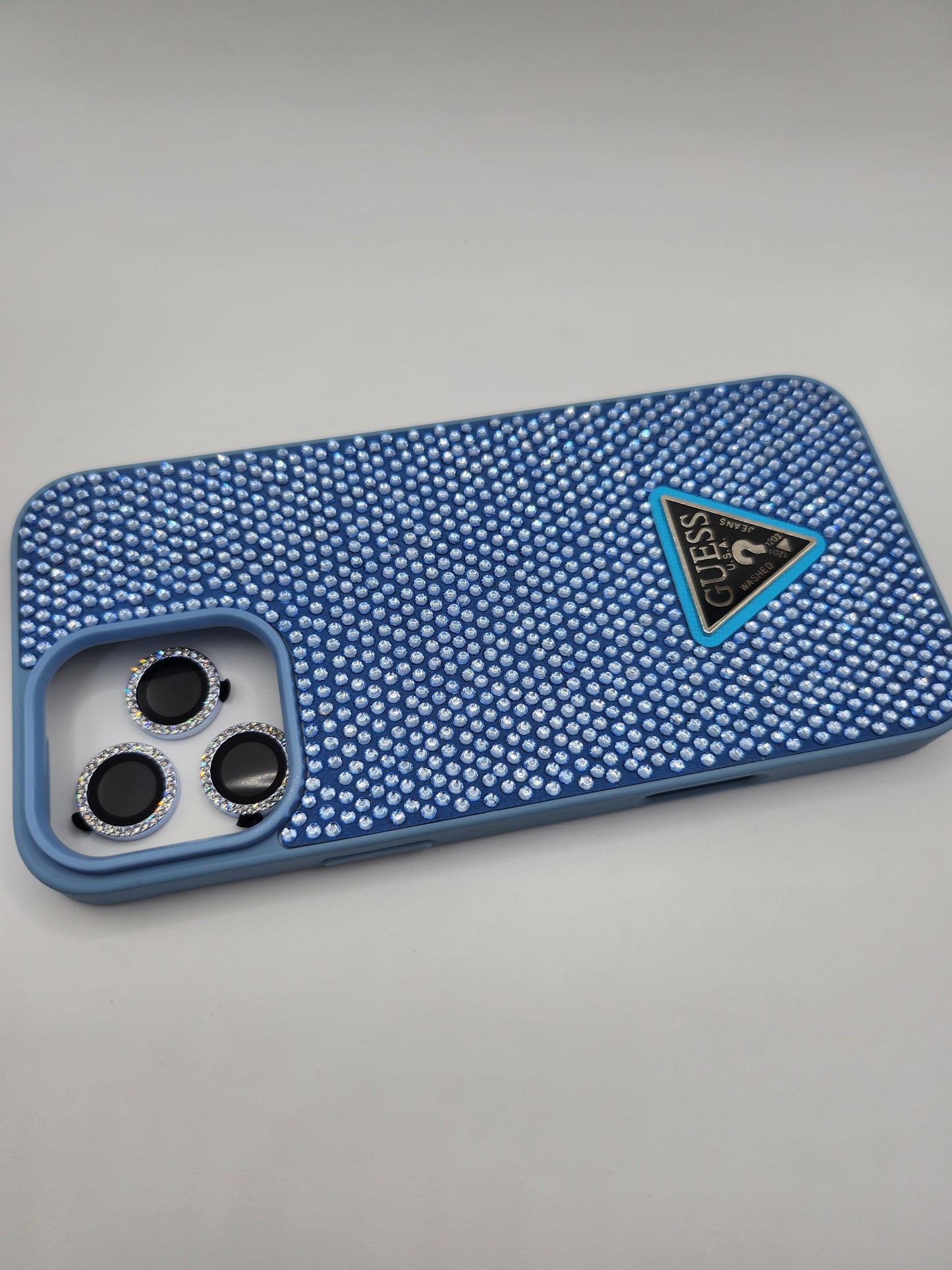 Coque de luxe GUESS avec strass brillants et protection caméra – Design élégant