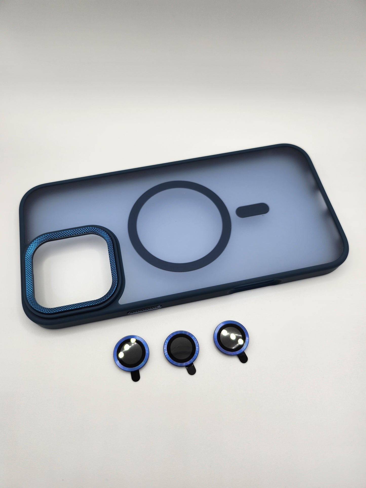 Coque Matte avec Protection Lentille et Compatibilité MagSafe