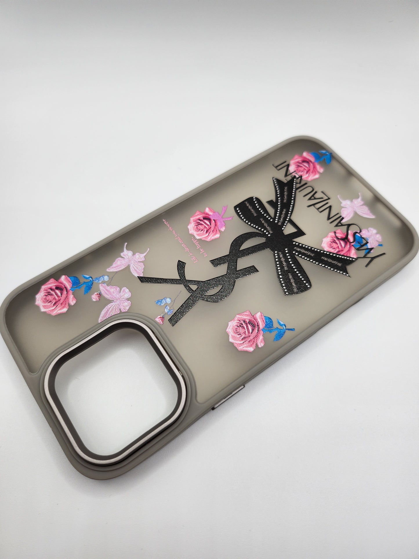 ✨ Coques Premium Marques de Luxe – Pour iPhone & Samsung Dernière Génération ✨