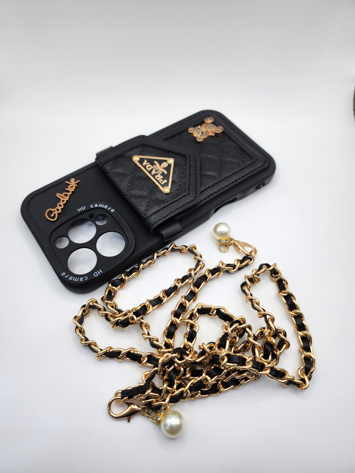 Coque Luxe iPhone avec Pochette Intégrée & Chaîne Dorée – Style Élégant