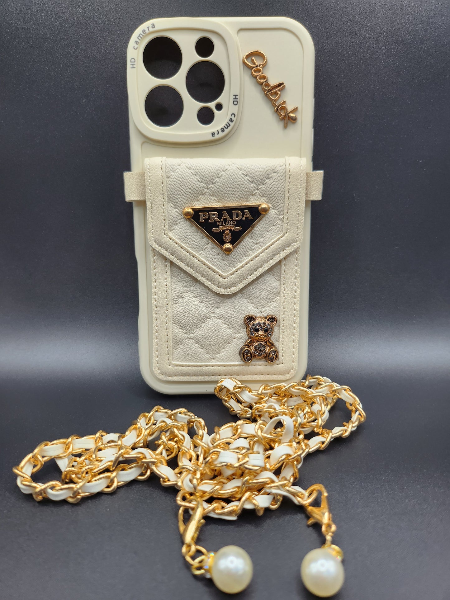 Coque Luxe iPhone avec Pochette Intégrée & Chaîne Dorée – Style Élégant