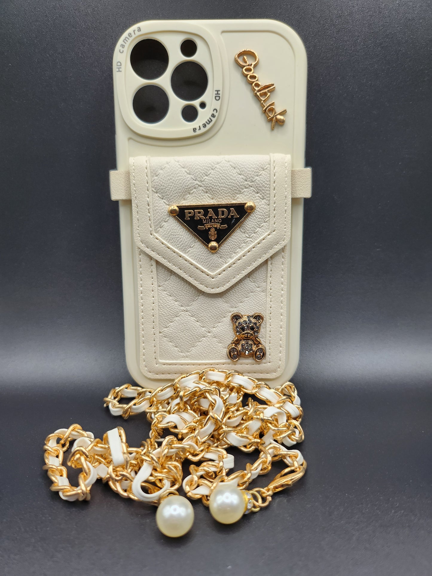 Coque Luxe iPhone avec Pochette Intégrée & Chaîne Dorée – Style Élégant