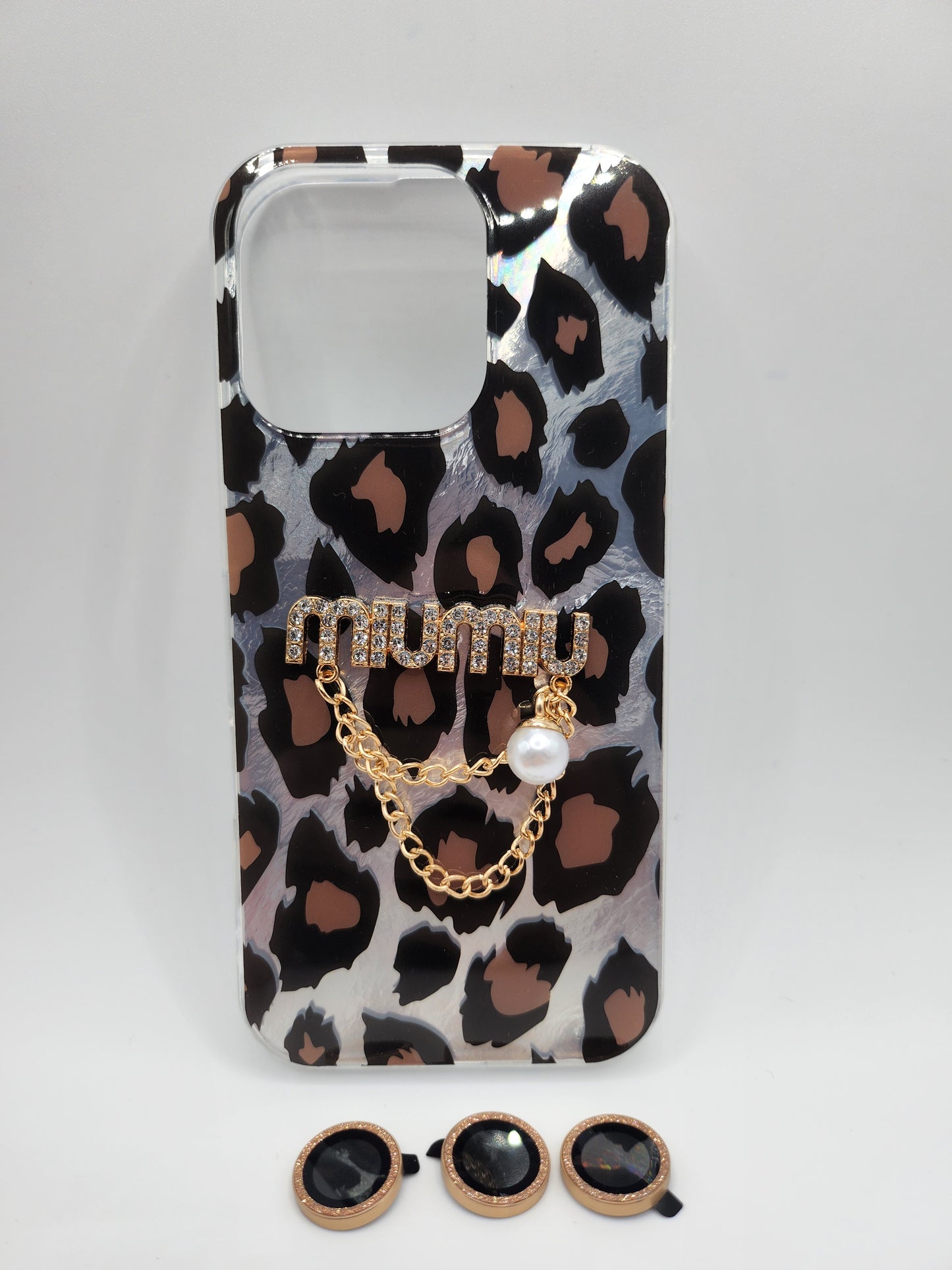 Coque Léopard Chic avec Chaîne & Perle – Protection Élégante avec Bague Caméra