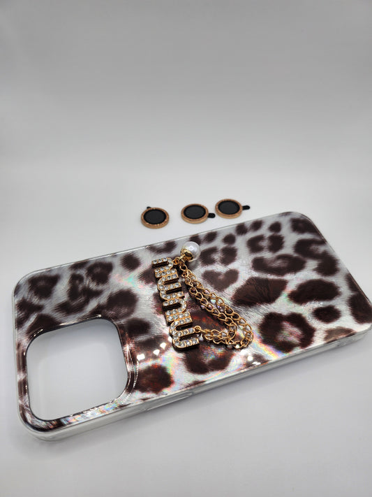 Coque Léopard Chic avec Chaîne & Perle – Protection Élégante avec Bague Caméra