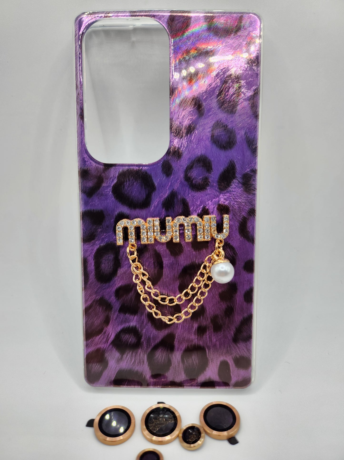 Coque Léopard Chic avec Chaîne & Perle – Protection Élégante avec Bague Caméra