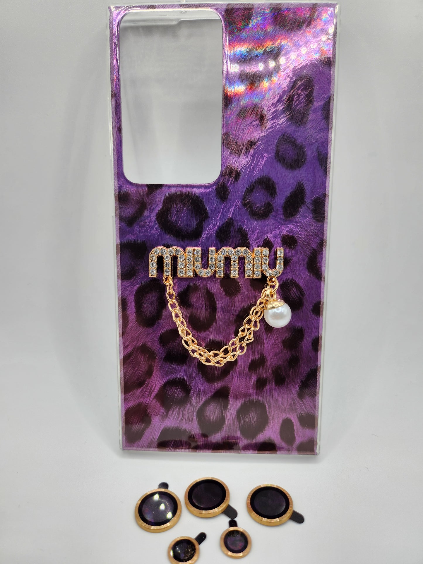 Coque Léopard Chic avec Chaîne & Perle – Protection Élégante avec Bague Caméra