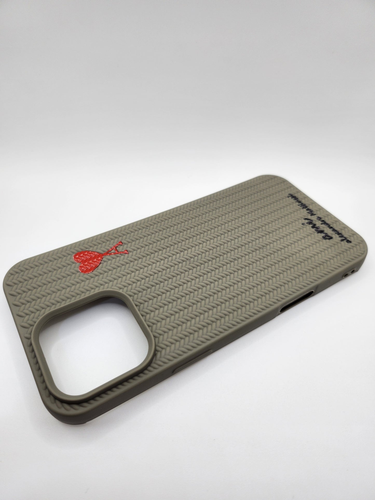 💖Coque iPhone Ami Alexandre Mattiussi – Design Cœur Rouge💖 (4 Couleurs)