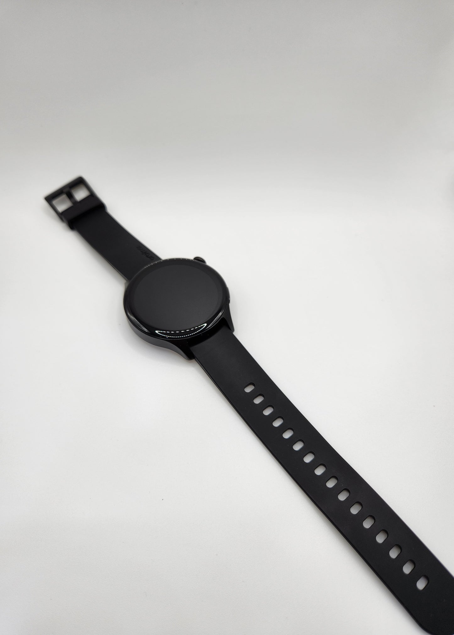 Montre Connectée Oraimo – Écran AMOLED 1.43’’ | Appels Bluetooth & Santé 24/7