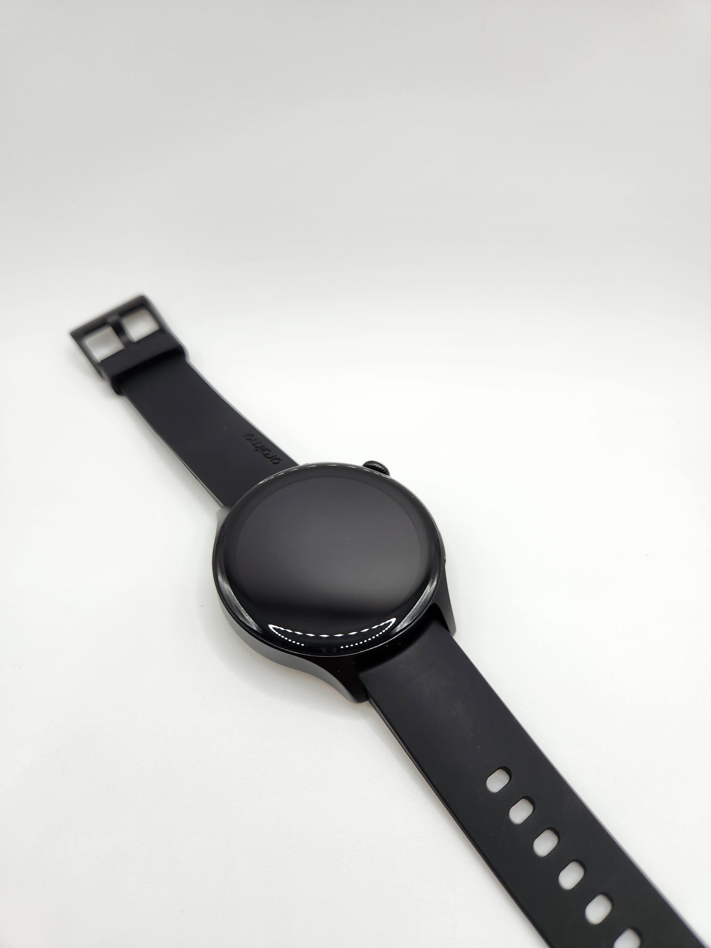 Montre Connectée Oraimo – Écran AMOLED 1.43’’ | Appels Bluetooth & Santé 24/7