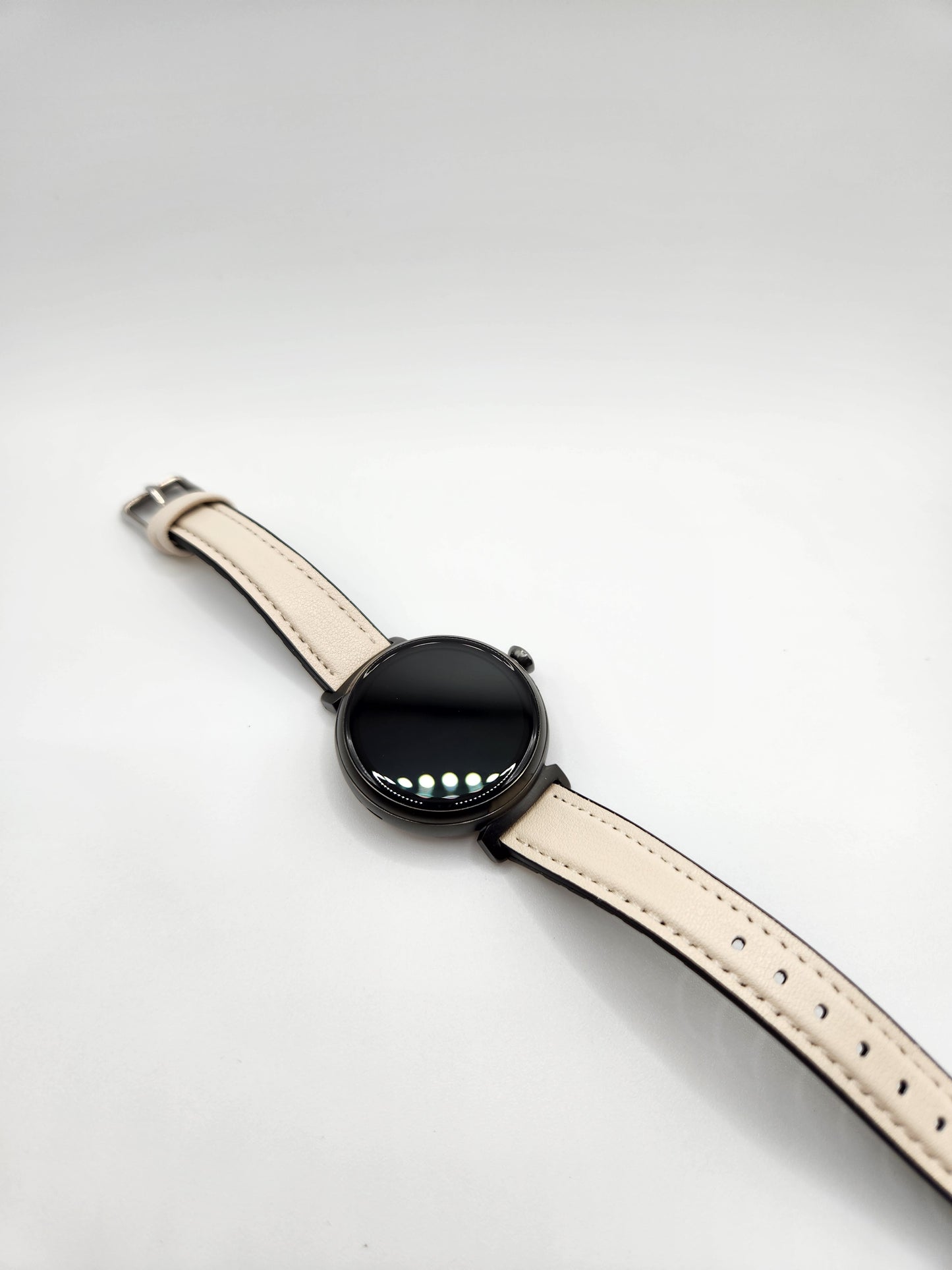 🌸 Montre Connectée Femme  – Écran AMOLED 1.04'' | Élégance & Technologie