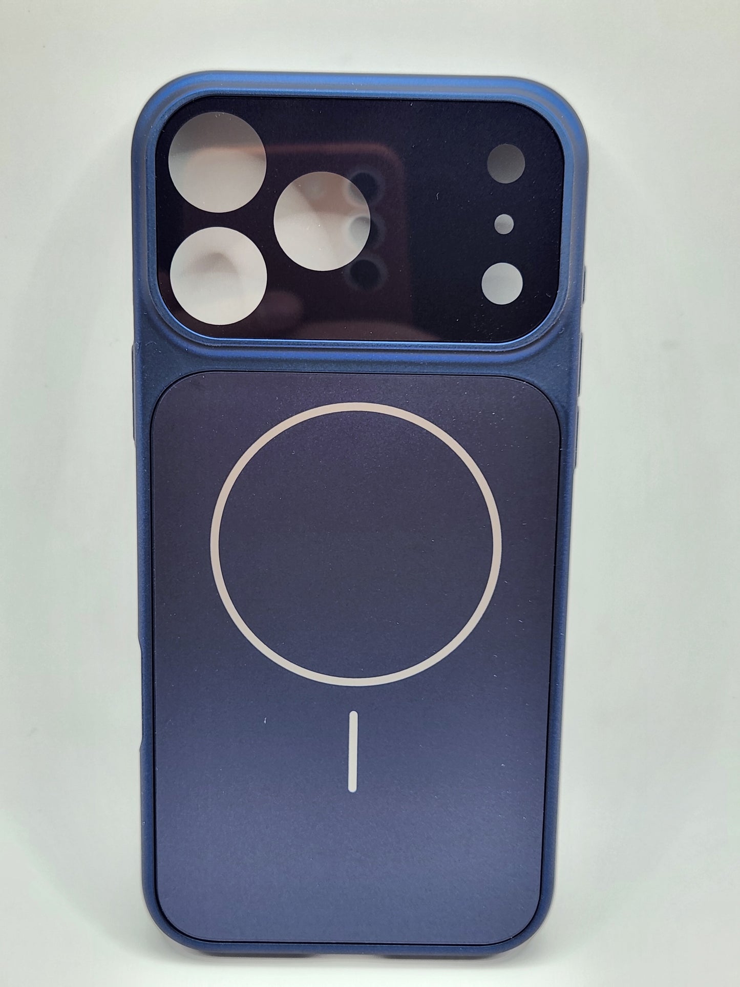 (بوشيط) فاخر لهاتف iPhone 17 Pro Max – حماية أنيقة بتصميم عصري