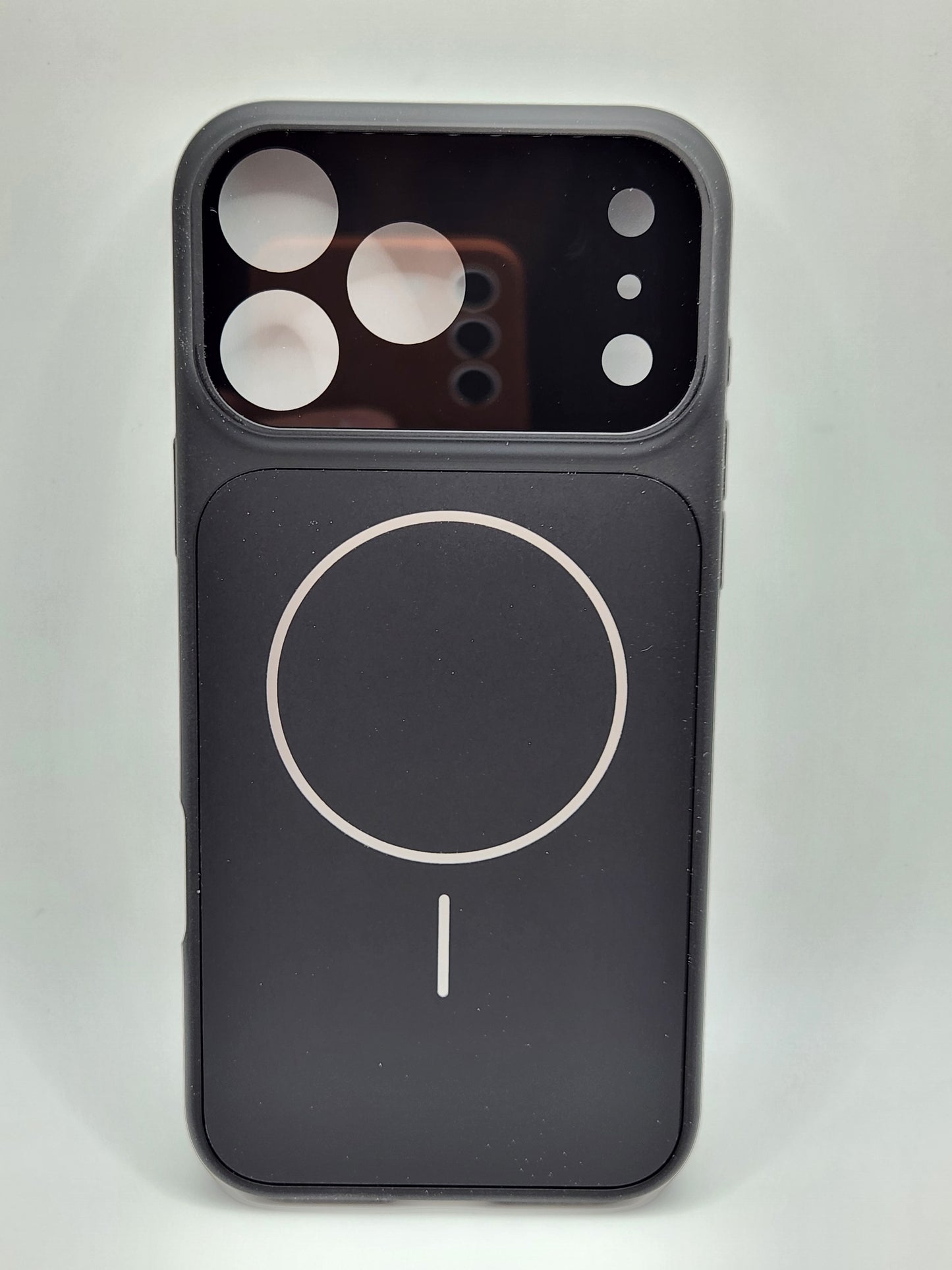 (بوشيط) فاخر لهاتف iPhone 17 Pro Max – حماية أنيقة بتصميم عصري
