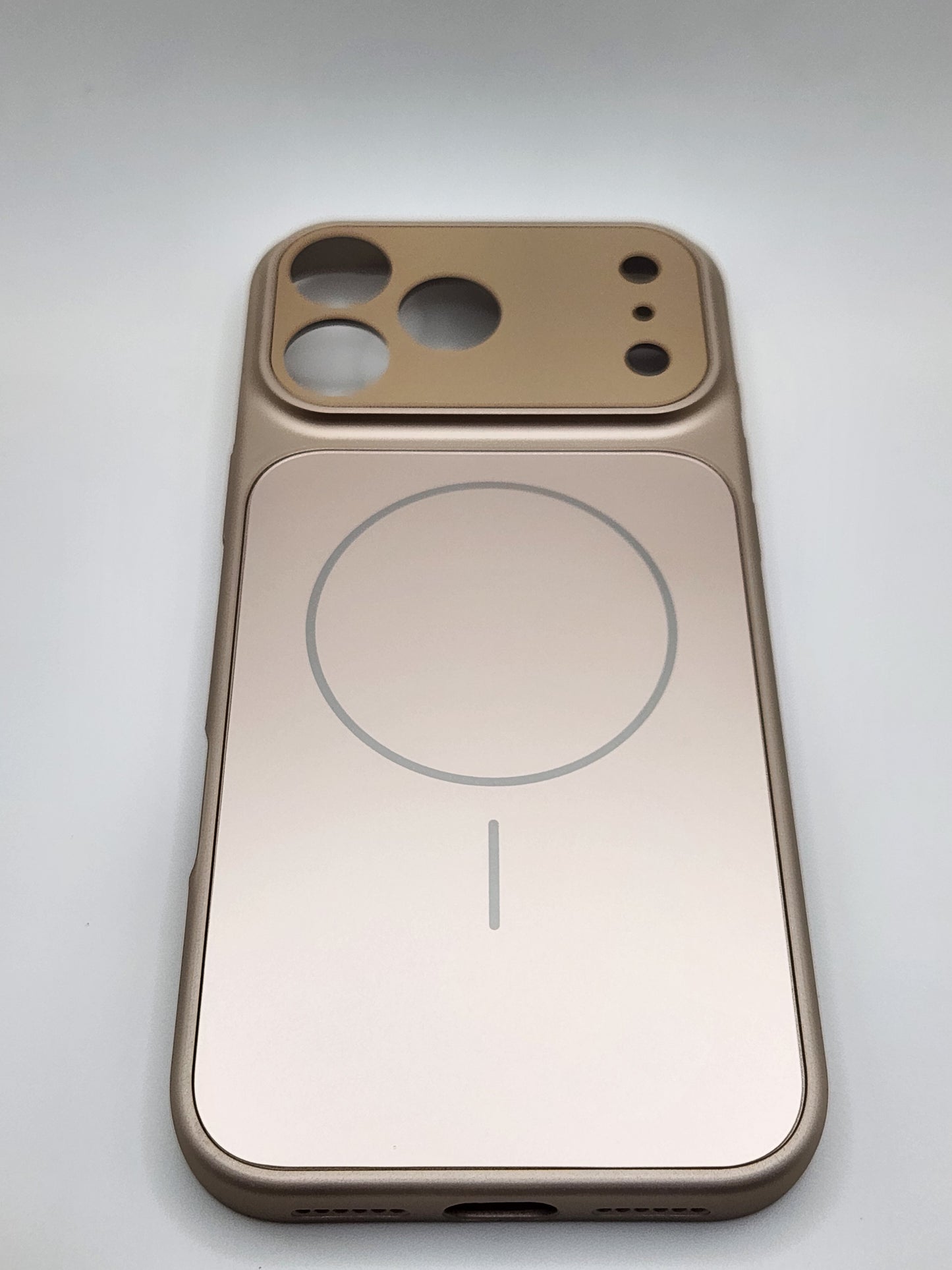 (بوشيط) فاخر لهاتف iPhone 17 Pro Max – حماية أنيقة بتصميم عصري