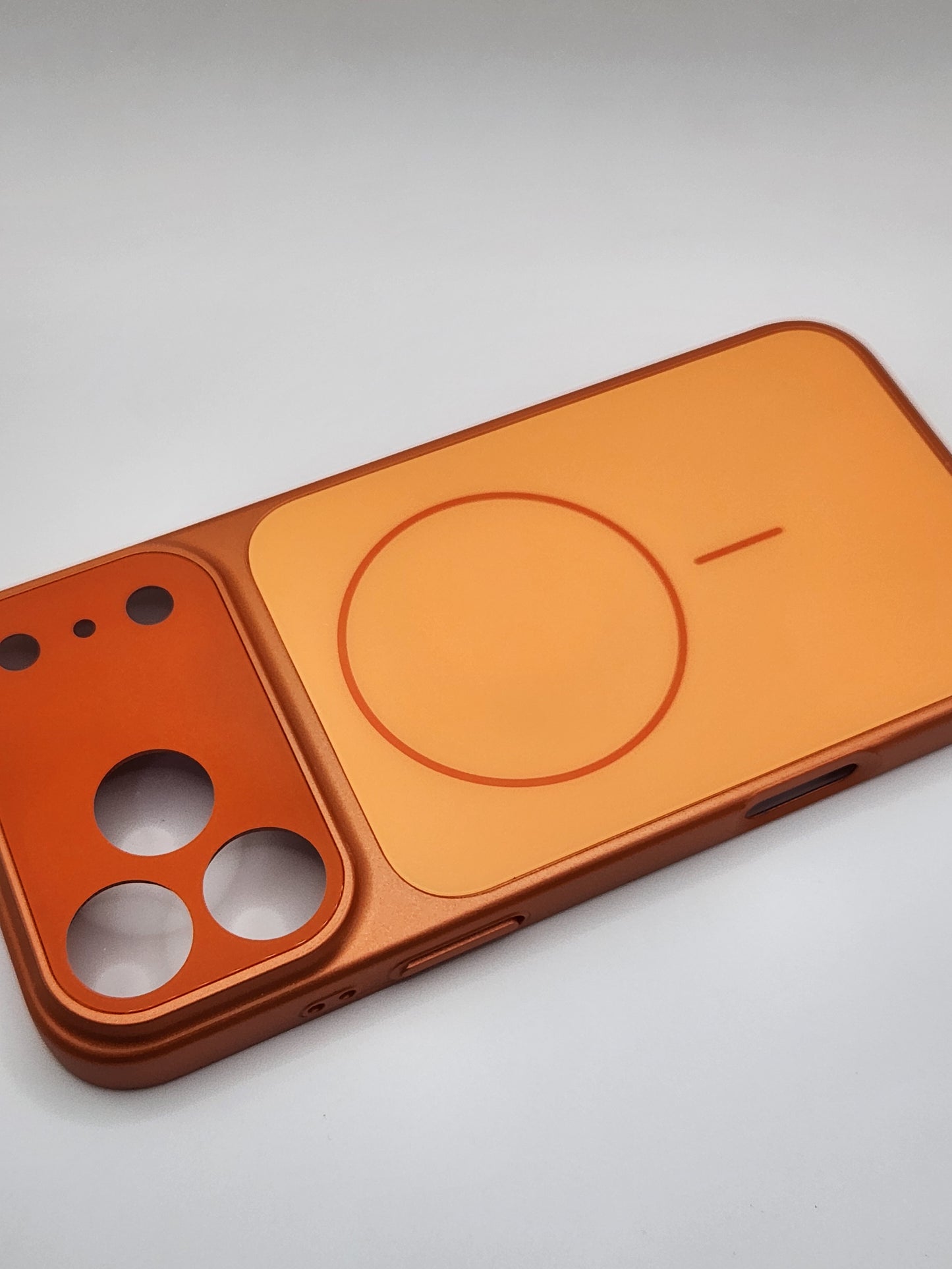 (بوشيط) فاخر لهاتف iPhone 17 Pro Max – حماية أنيقة بتصميم عصري