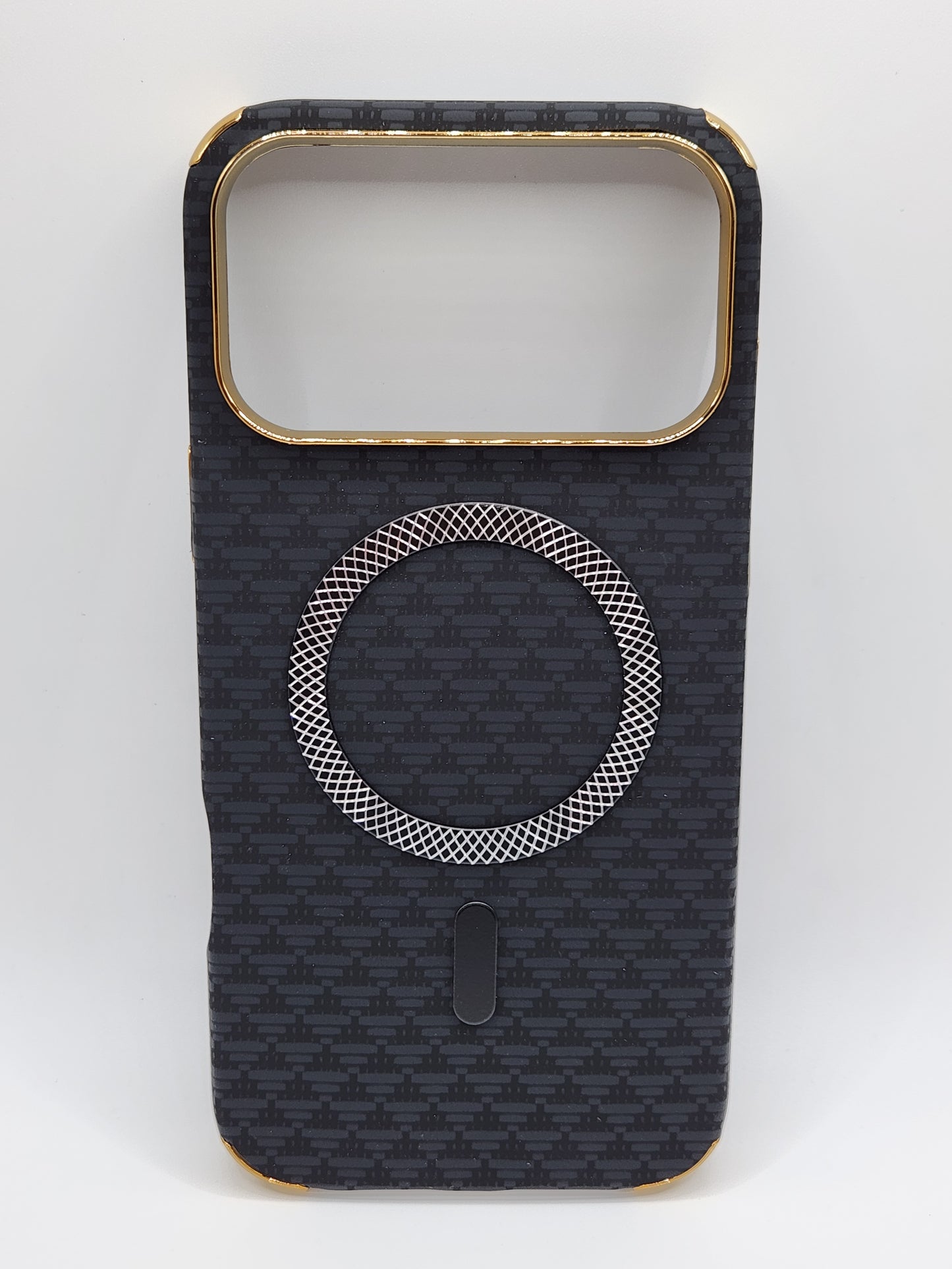 بوشيط آيفون فاخر بصناعة كربونية مع دعم (MagSafe) – حماية أنيقة وقوية (17 PRO MAX)