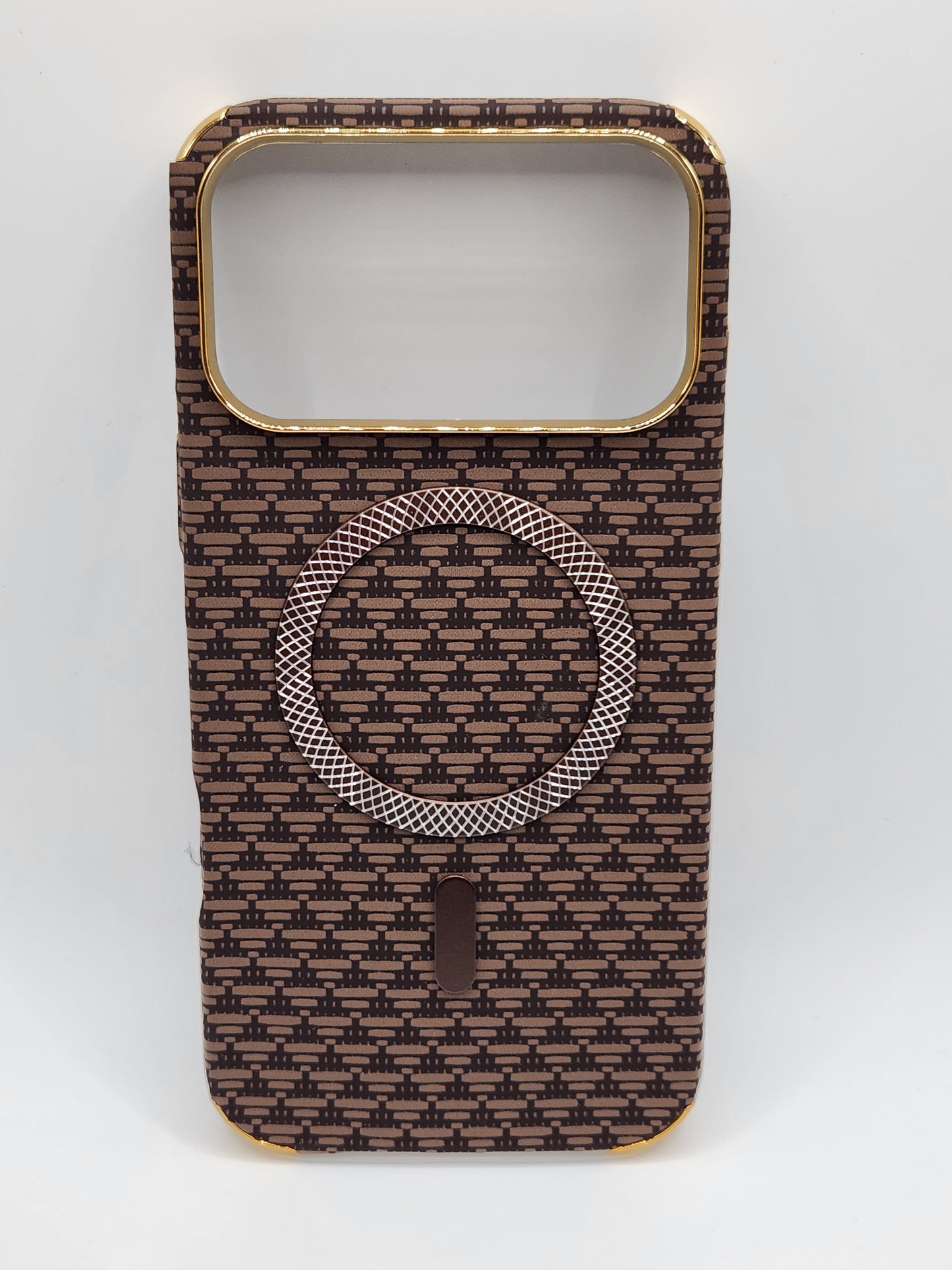 بوشيط آيفون فاخر بصناعة كربونية مع دعم (MagSafe) – حماية أنيقة وقوية (17 PRO MAX)