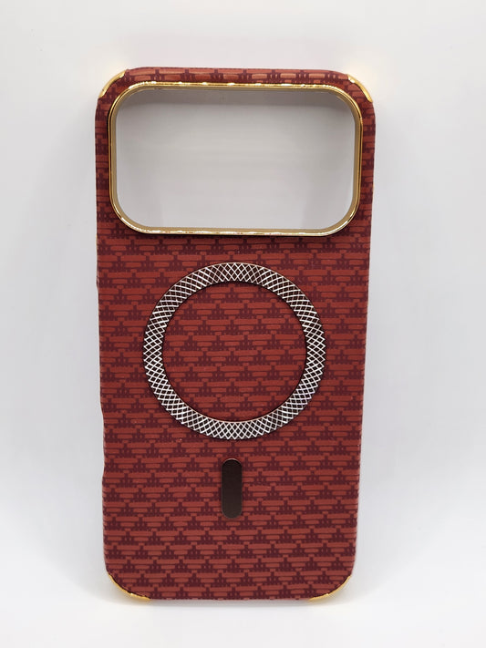 بوشيط آيفون فاخر بصناعة كربونية مع دعم (MagSafe) – حماية أنيقة وقوية (17 PRO MAX)