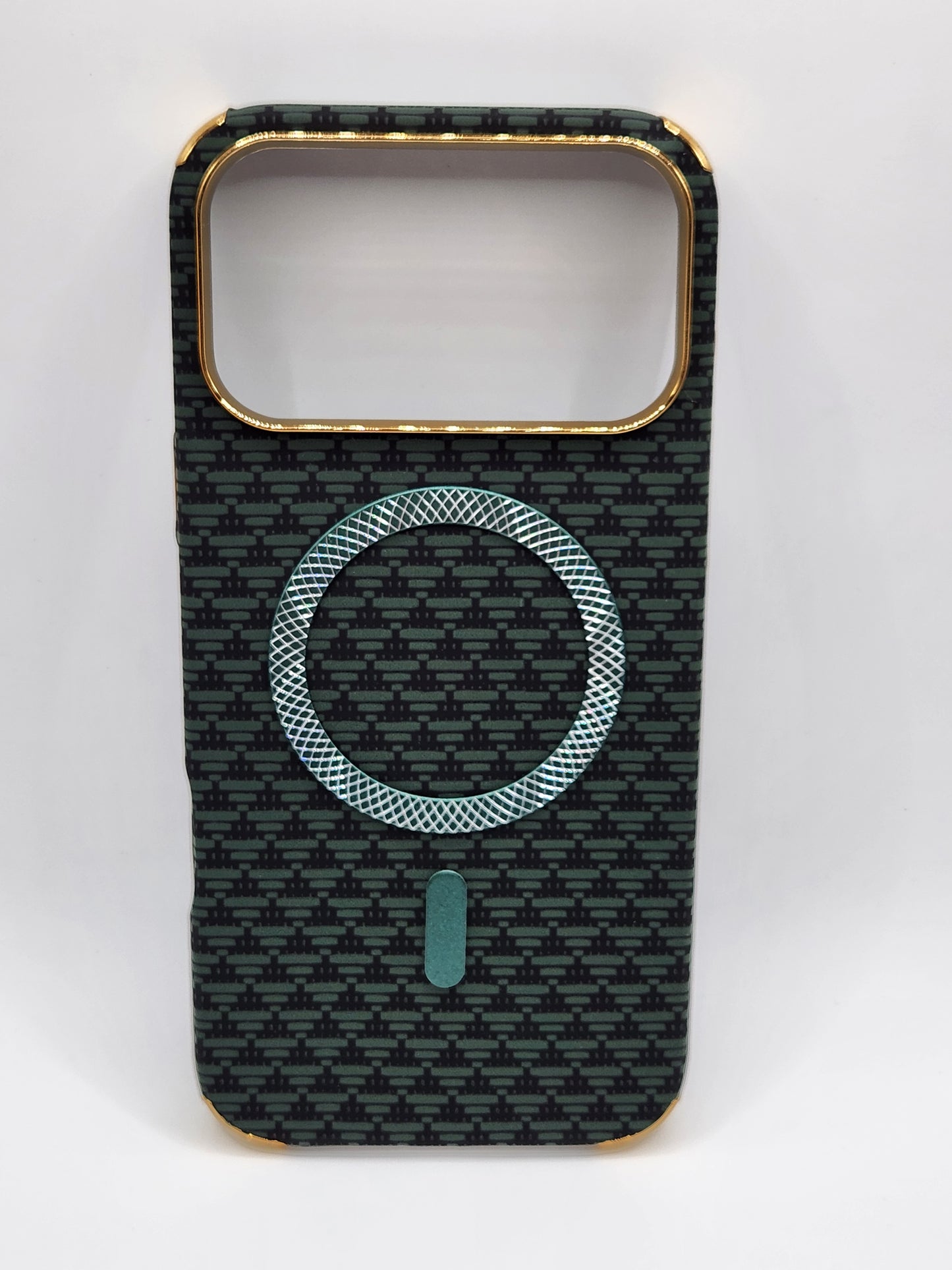 بوشيط آيفون فاخر بصناعة كربونية مع دعم (MagSafe) – حماية أنيقة وقوية (17 PRO MAX)