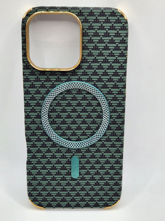 بوشيط آيفون فاخر بصناعة كربونية مع دعم (MagSafe) – حماية أنيقة وقوية (16 PRO MAX)