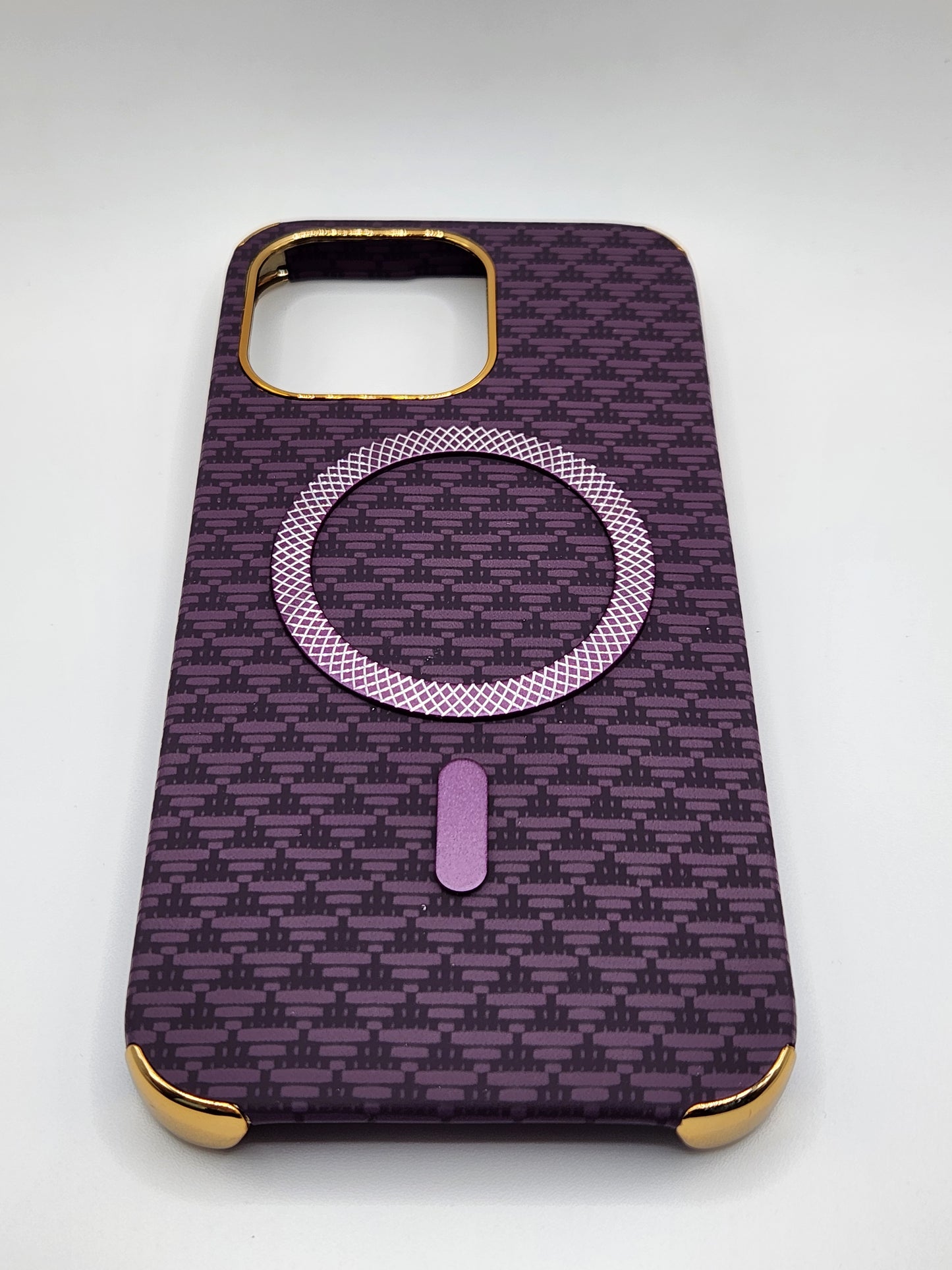 بوشيط آيفون فاخر بصناعة كربونية مع دعم (MagSafe) – حماية أنيقة وقوية (13 PRO MAX)