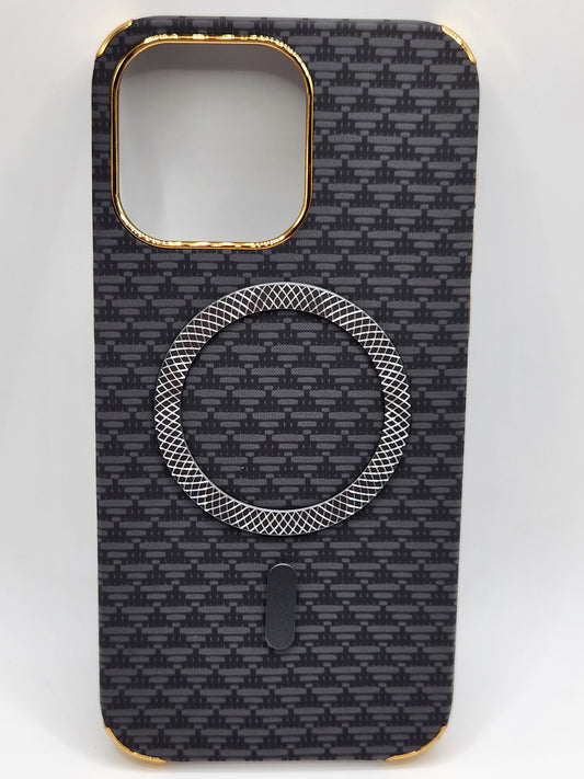 بوشيط آيفون فاخر بصناعة كربونية مع دعم (MagSafe) – حماية أنيقة وقوية (13 PRO)