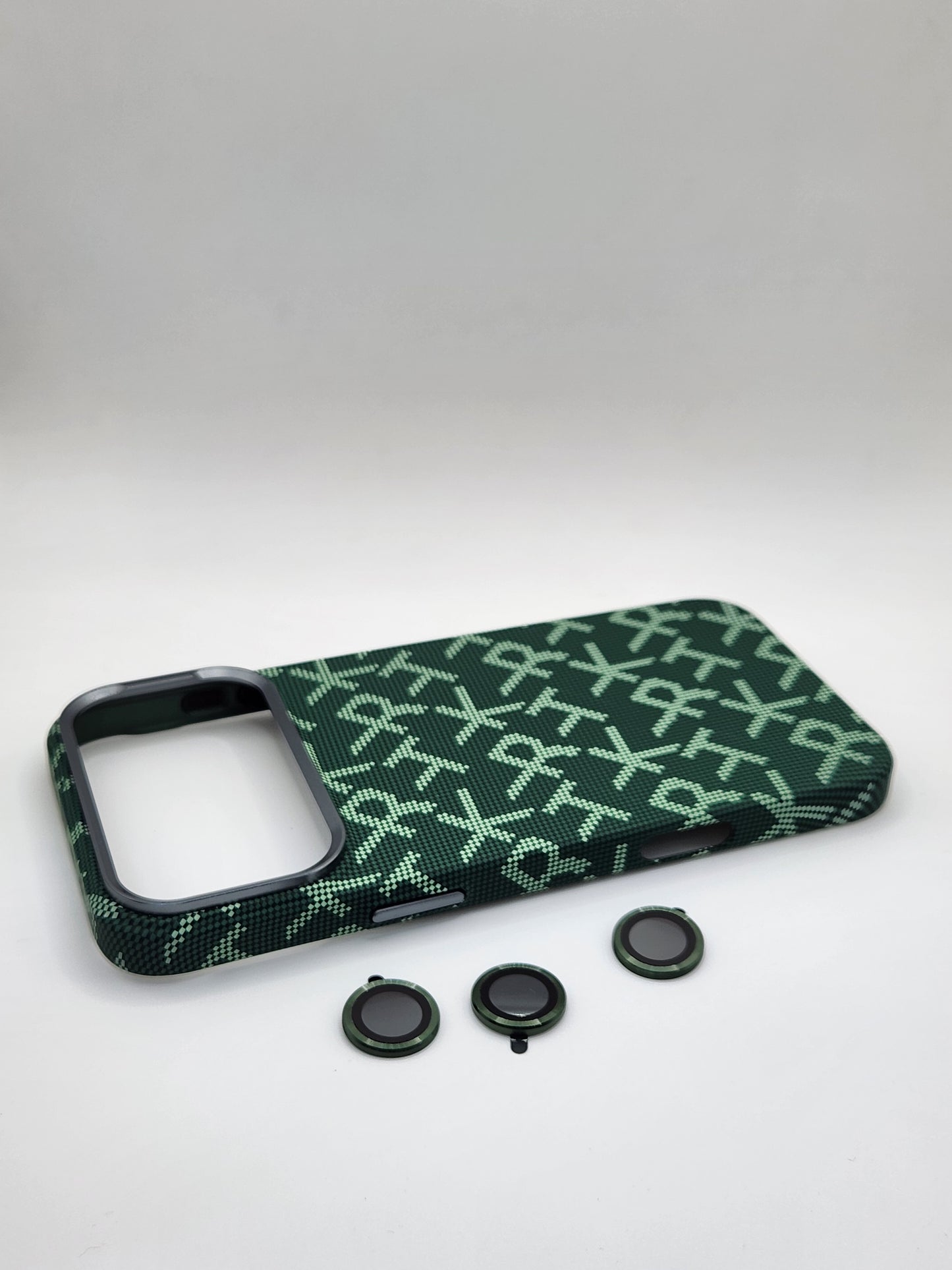 🔶بوشيط آيفون كربوني فاخر بدعم MagSafe وحماية كاملة(17 PRO MAX)