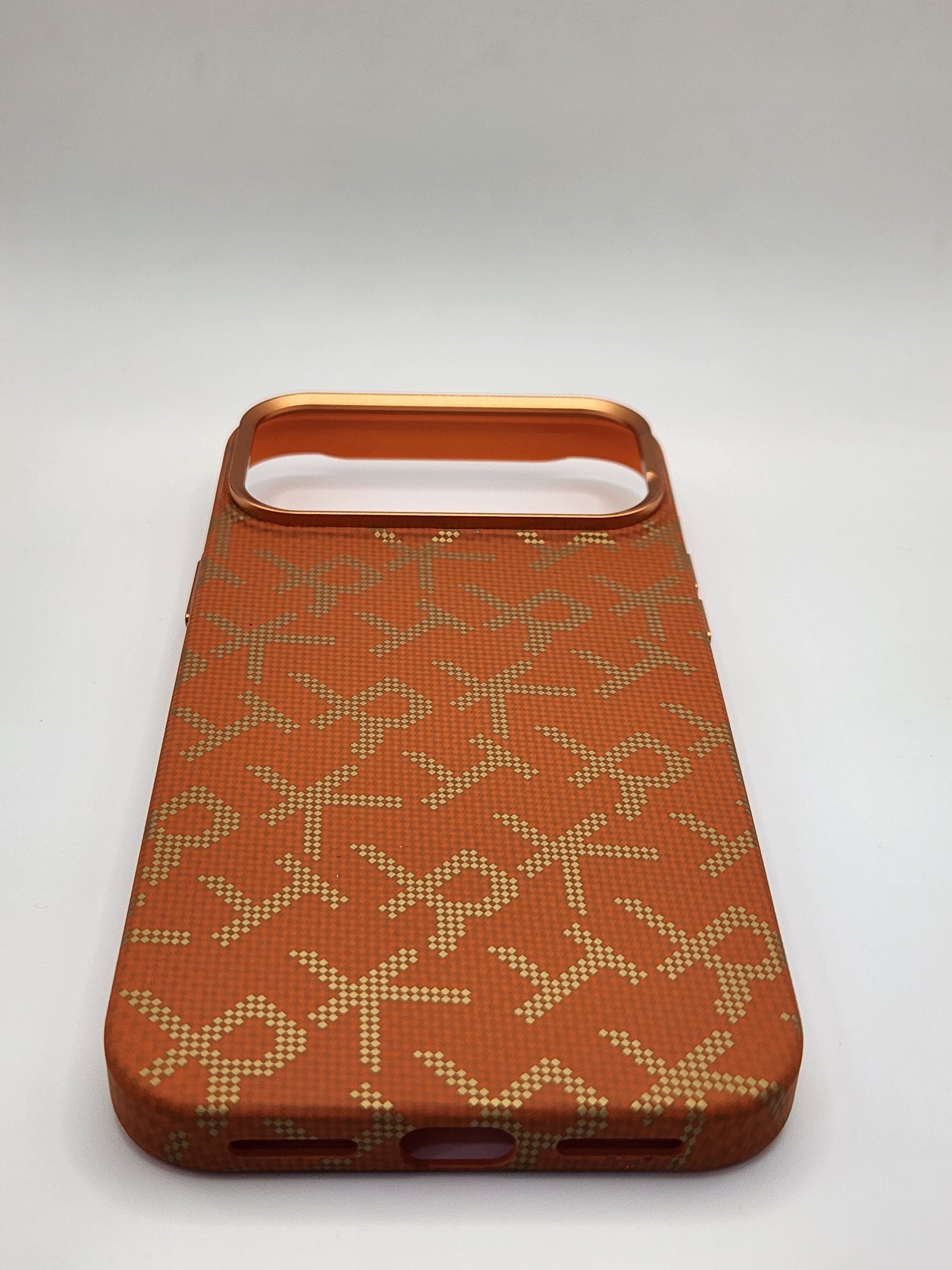 🔶بوشيط آيفون كربوني فاخر بدعم MagSafe وحماية كاملة(17 PRO MAX)