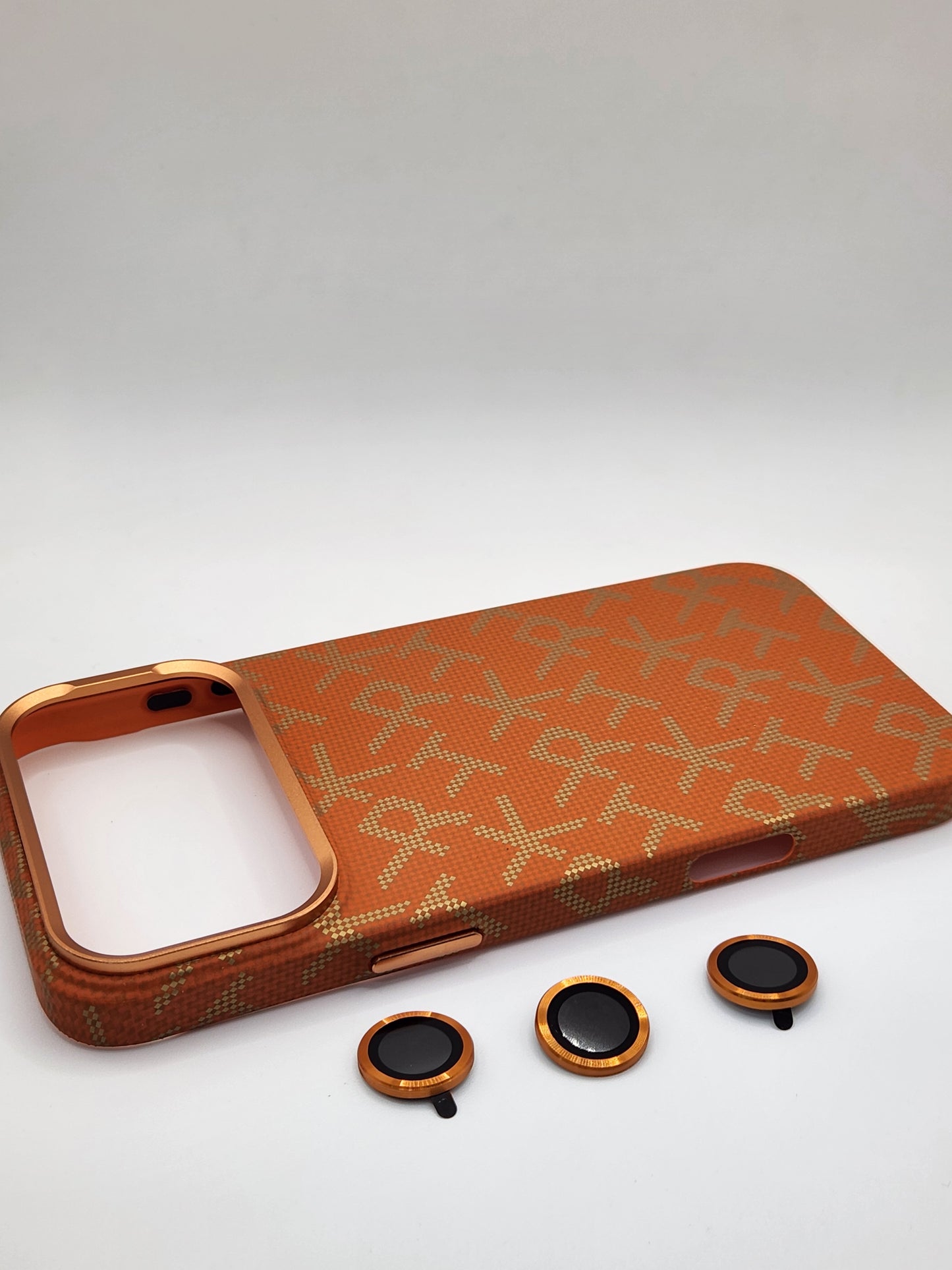 🔶بوشيط آيفون كربوني فاخر بدعم MagSafe وحماية كاملة(17 PRO MAX)