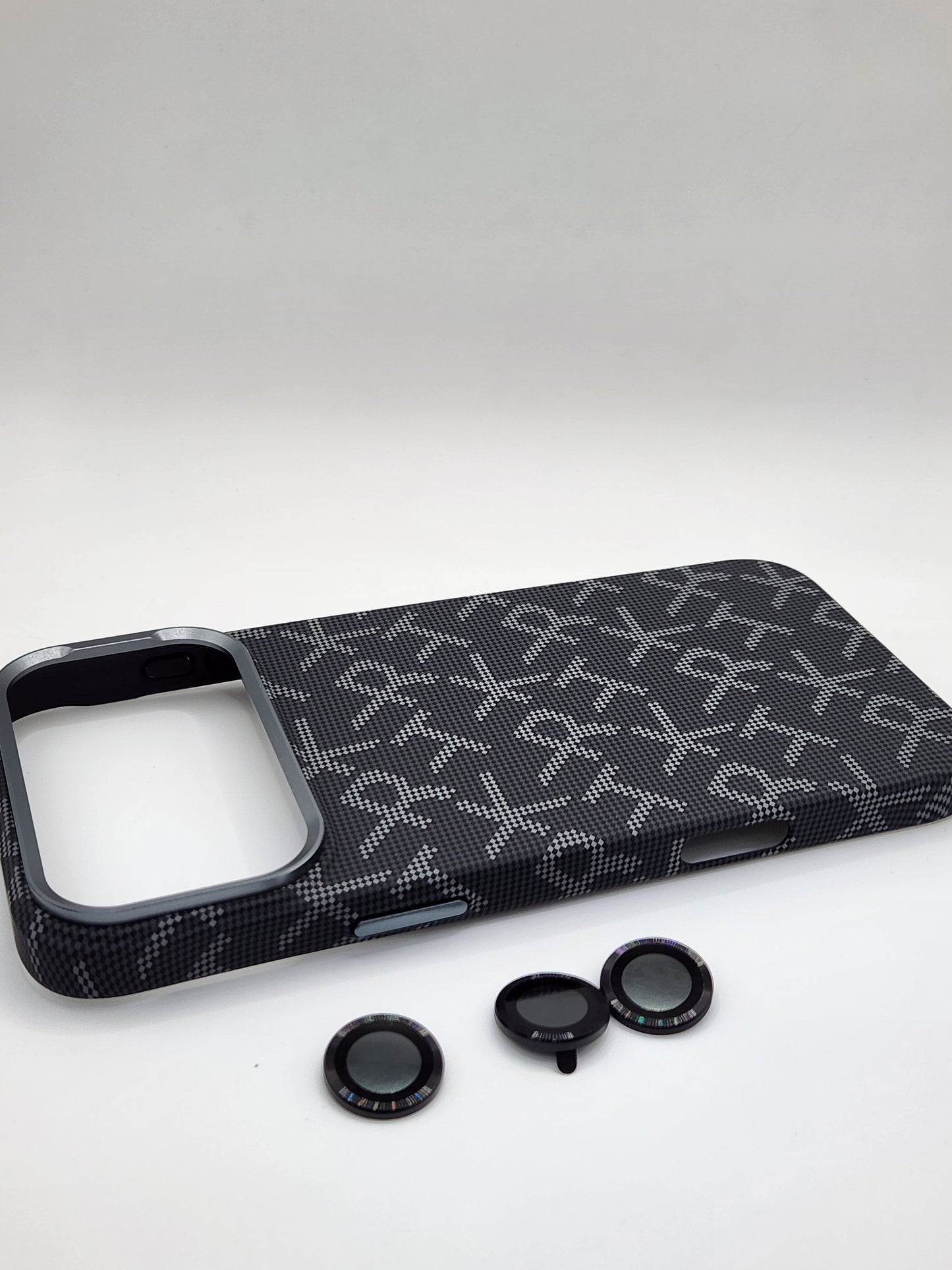 🔶بوشيط آيفون كربوني فاخر بدعم MagSafe وحماية كاملة(17 PRO)