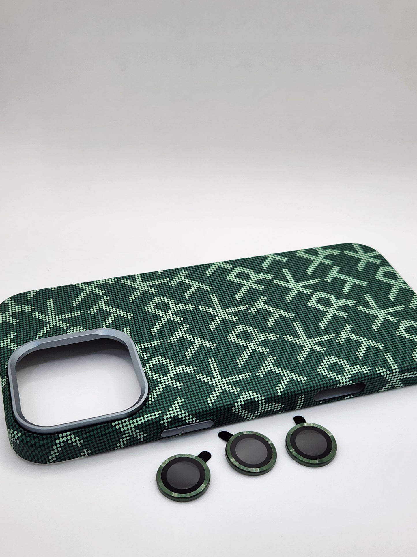 🔶بوشيط آيفون كربوني فاخر بدعم MagSafe وحماية كاملة(16 pro max)