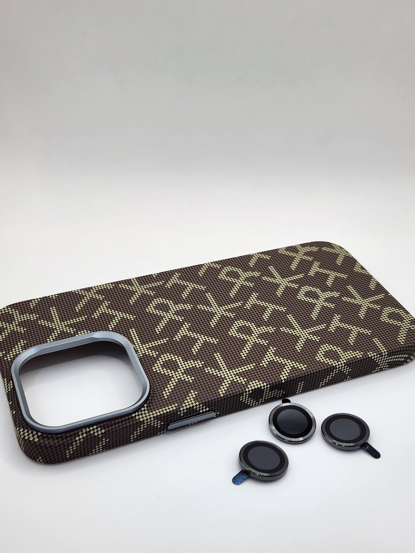 🔶بوشيط آيفون كربوني فاخر بدعم MagSafe وحماية كاملة(13 pro max)