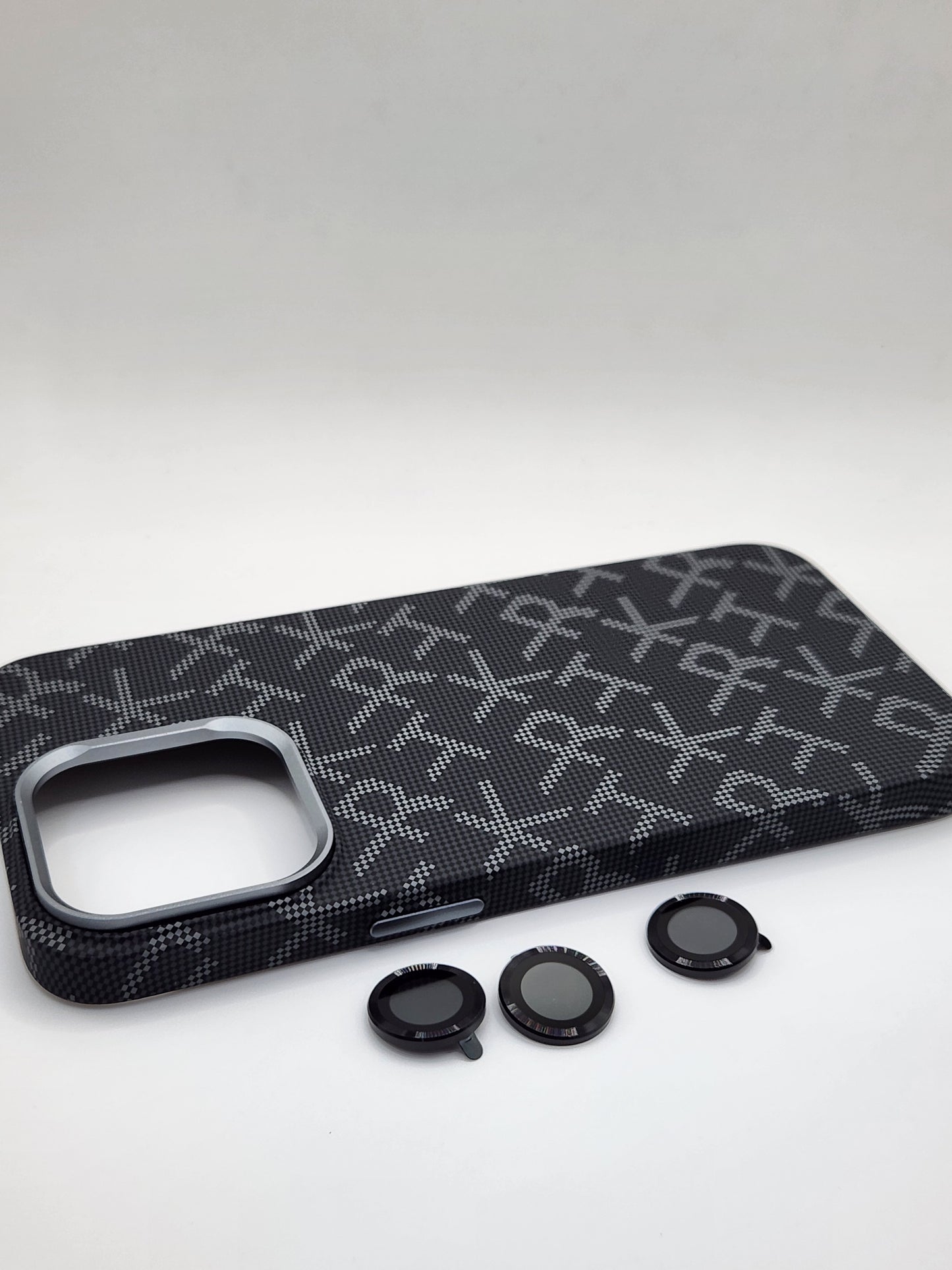 🔶بوشيط آيفون كربوني فاخر بدعم MagSafe وحماية كاملة(14 pro max)