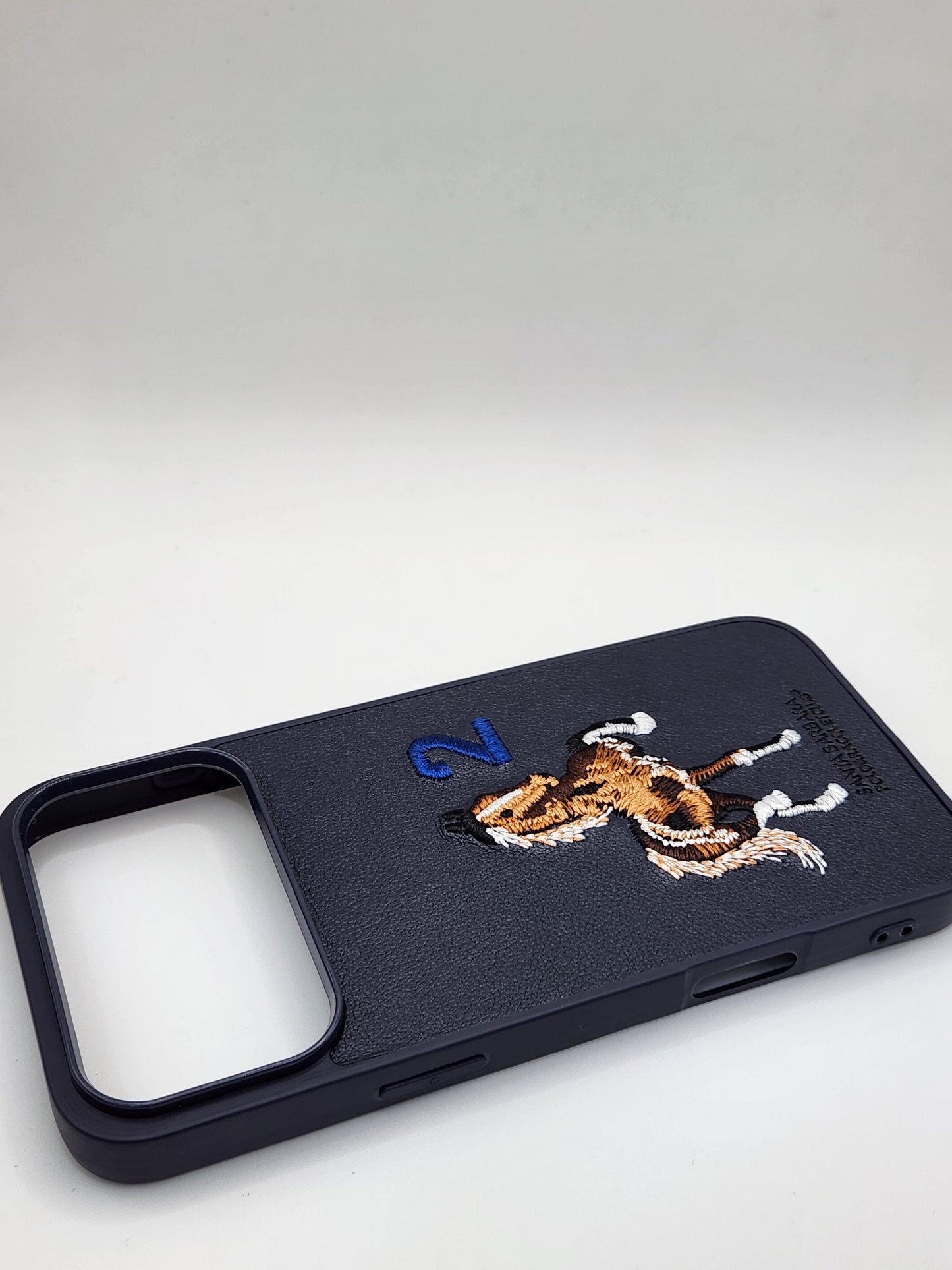 بوشيط هاتف فاخر بتصميم أنيق وتطريز حصان مميز 🐎(17 PRO MAX)