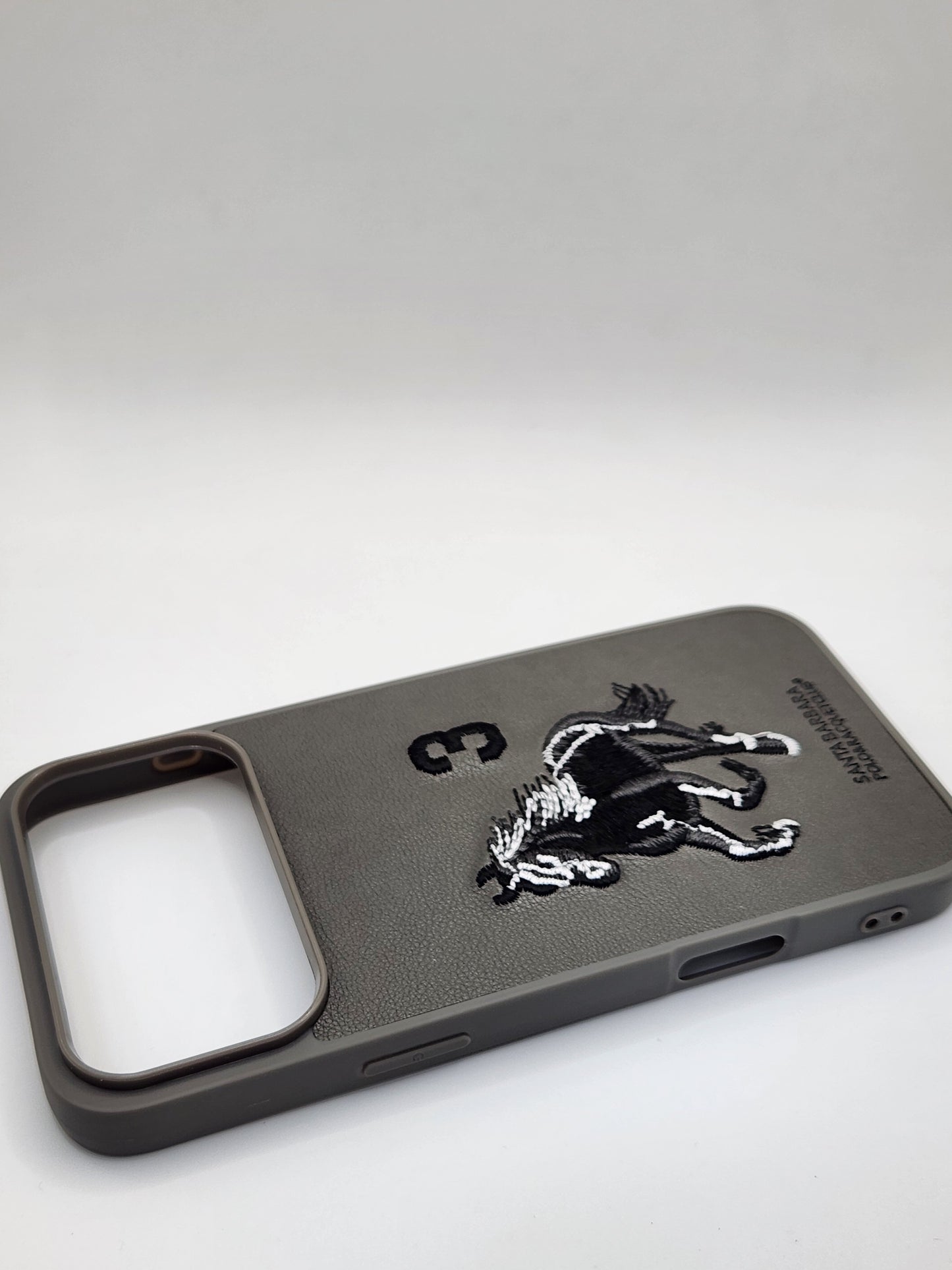 بوشيط هاتف فاخر بتصميم أنيق وتطريز حصان مميز 🐎(17 PRO)