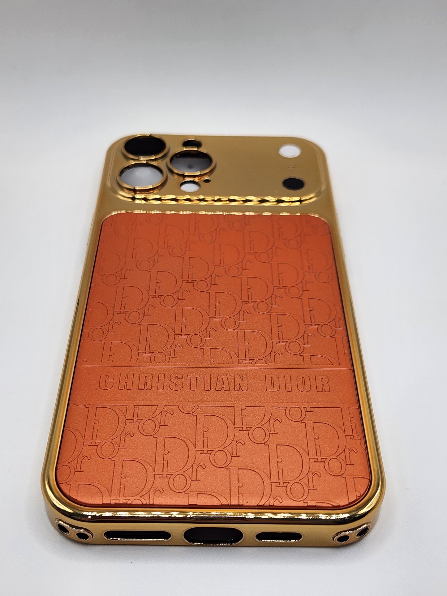 بوشيط فاخر لأيفون 13 برو ماكس بتصميم أيفون 17 برو ماكس – إطار ذهبي أنيق بلمسة فخمة(IPHONE 13 PRO MAX)