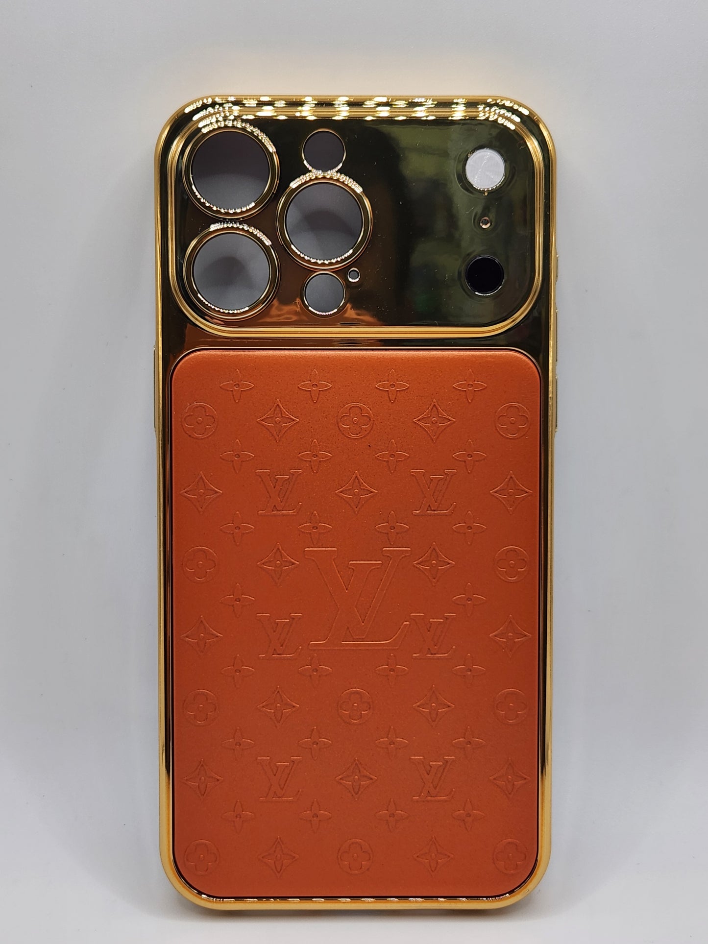 بوشيط فاخر لأيفون 15 برو ماكس بتصميم أيفون 17 برو ماكس – إطار ذهبي أنيق بلمسة فخمة(IPHONE 15 PRO MAX)