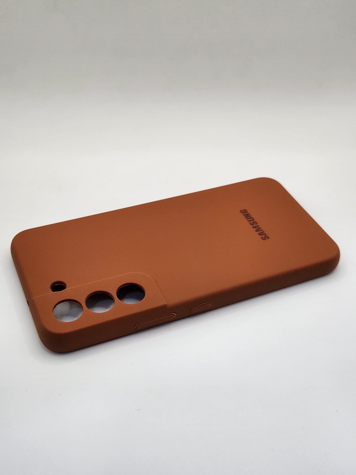 (بوشيط) سيليكون أصلي لهواتف سامسونج – حماية أنيقة ولمسة فاخرة SAMSUNG S22
