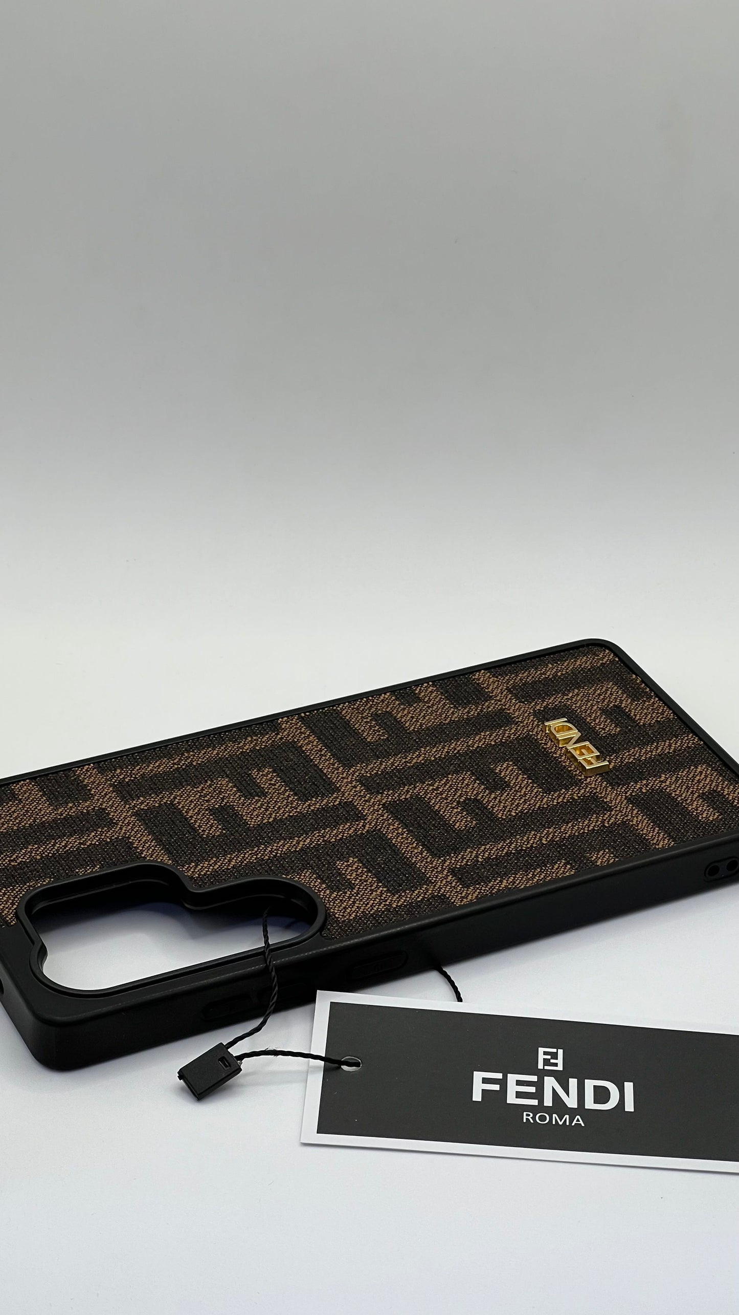 بوشيط فاخر بتصميم أنيق وإطار معدني عصري(SAMSUNG S22 ULTRA)