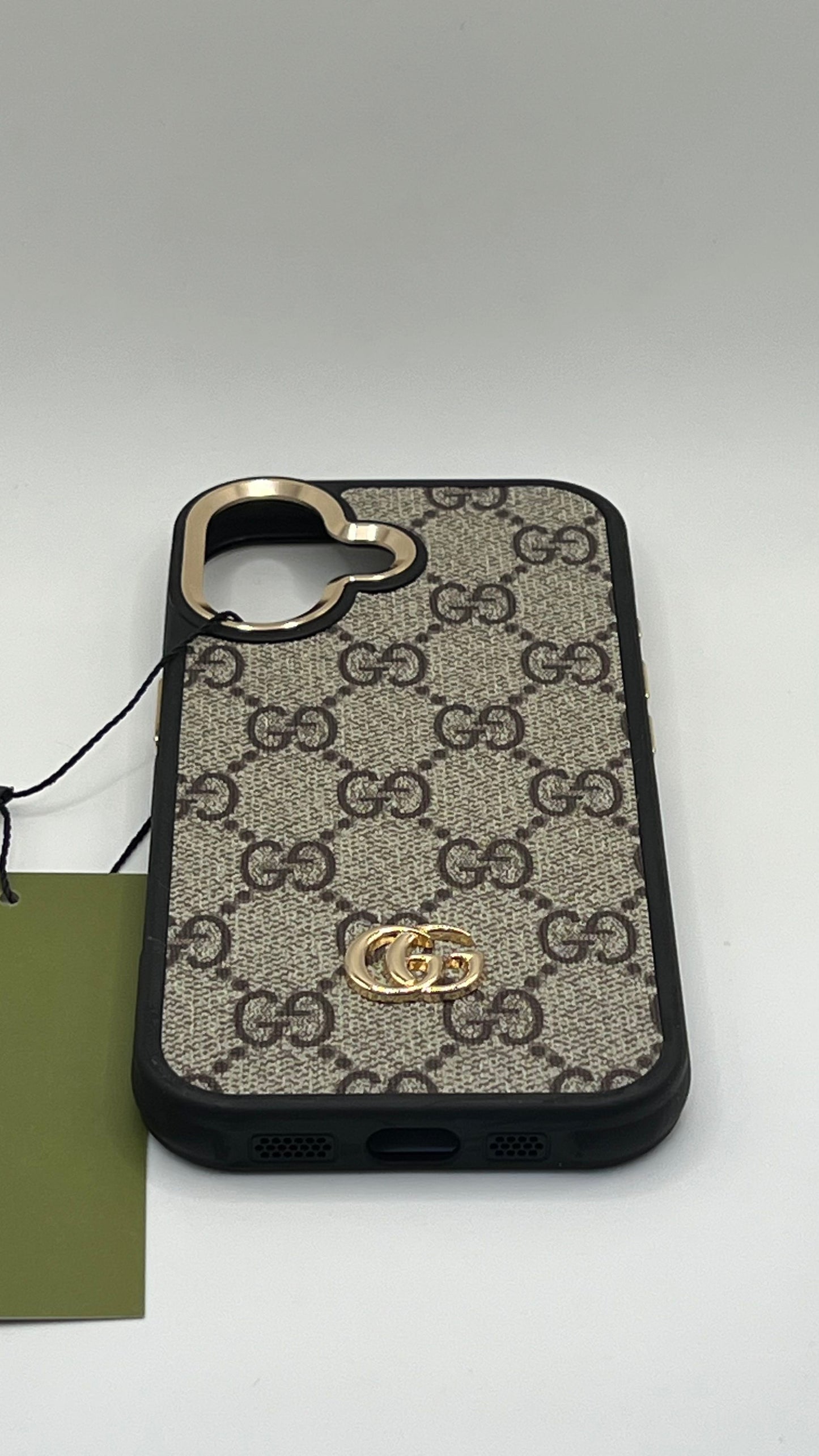 بوشيط فاخر بتصميم أنيق وإطار معدني عصري(IPHONE 17 NORMAL)