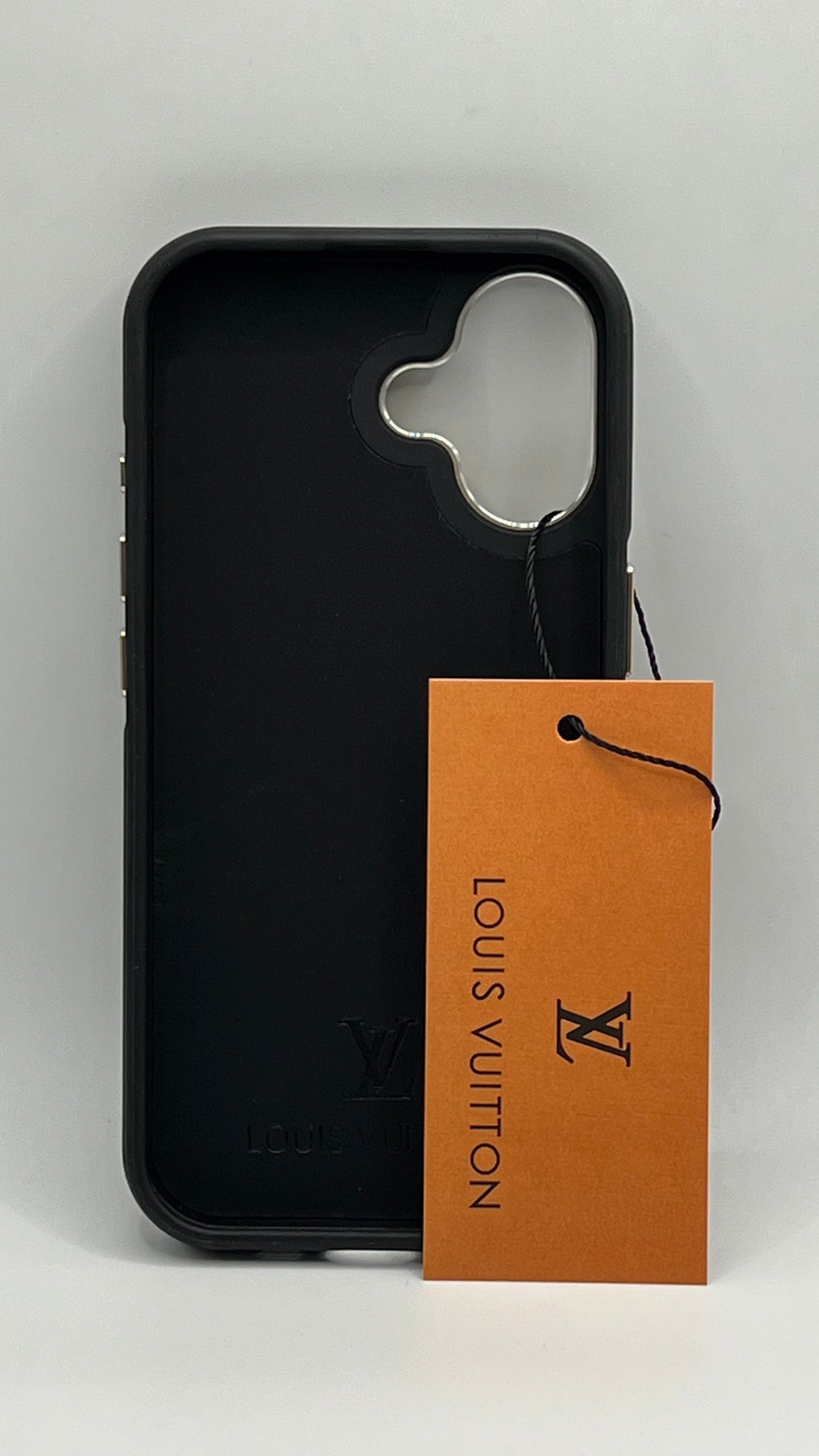 بوشيط فاخر بتصميم أنيق وإطار معدني عصري(IPHONE 17 NORMAL)