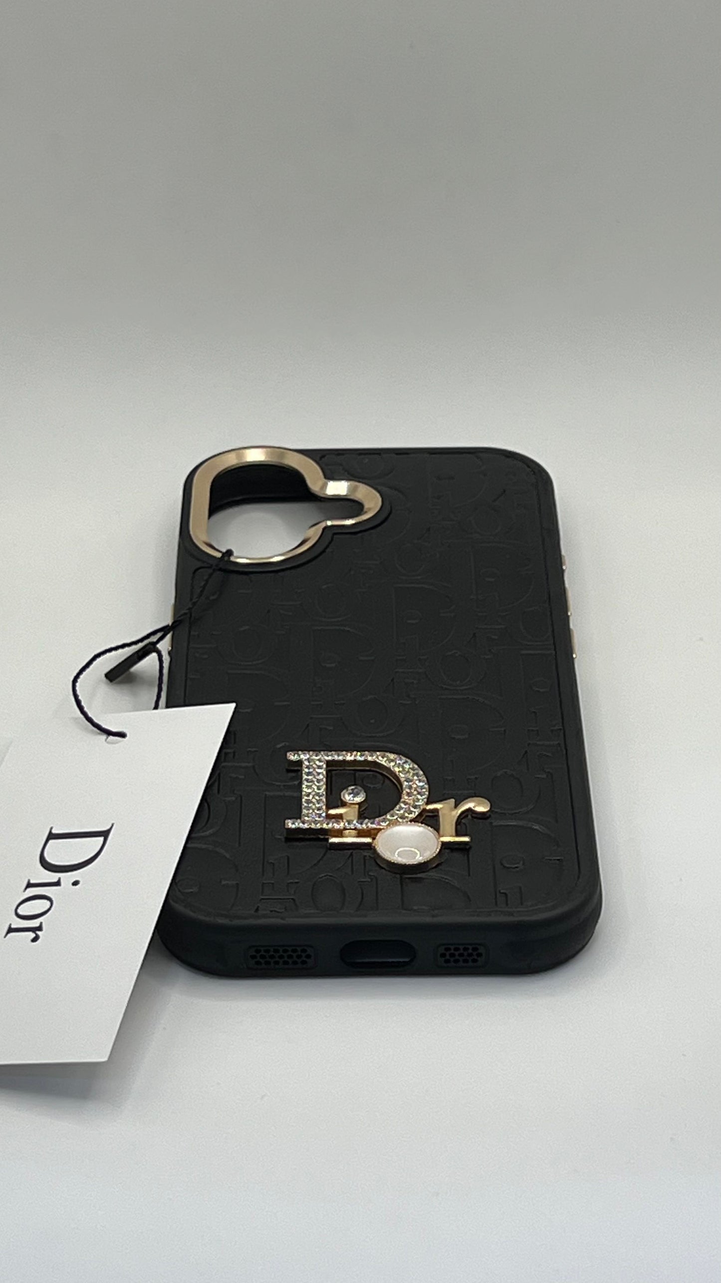 بوشيط فاخر بتصميم أنيق وإطار معدني عصري(IPHONE 17 NORMAL)